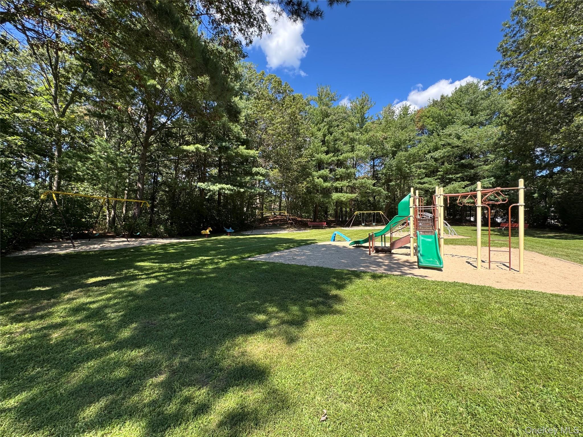 #18 photo, 14 Franklin Commons, サフォーク郡 Yaphank , NY 11980