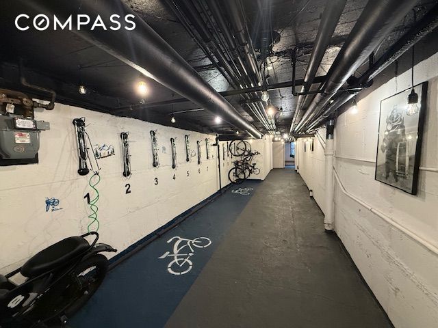 #17 photo, 24-75 38th Street, クイーンズ区 Astoria , NY 11103