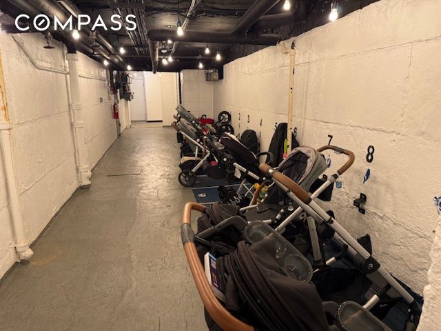 #18 photo, 24-75 38th Street, クイーンズ区 Astoria , NY 11103