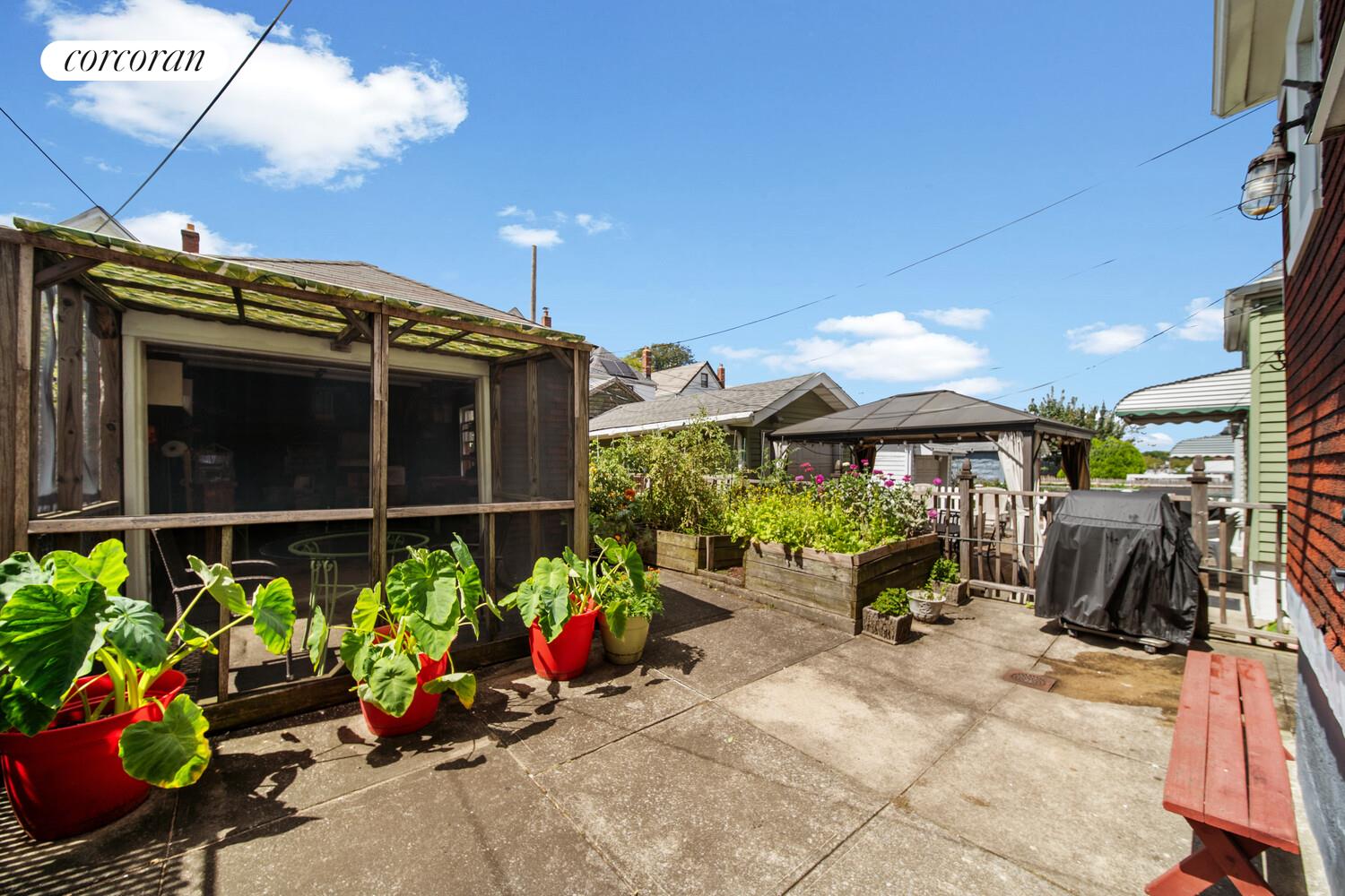 #13 photo, 78-30 64TH Lane, クイーンズ区 Glendale , NY 11385