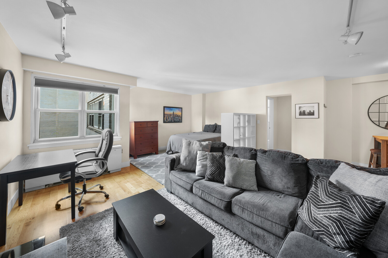 #1 photo, 101 W 12TH Street, Greenwich Village , NY 10011