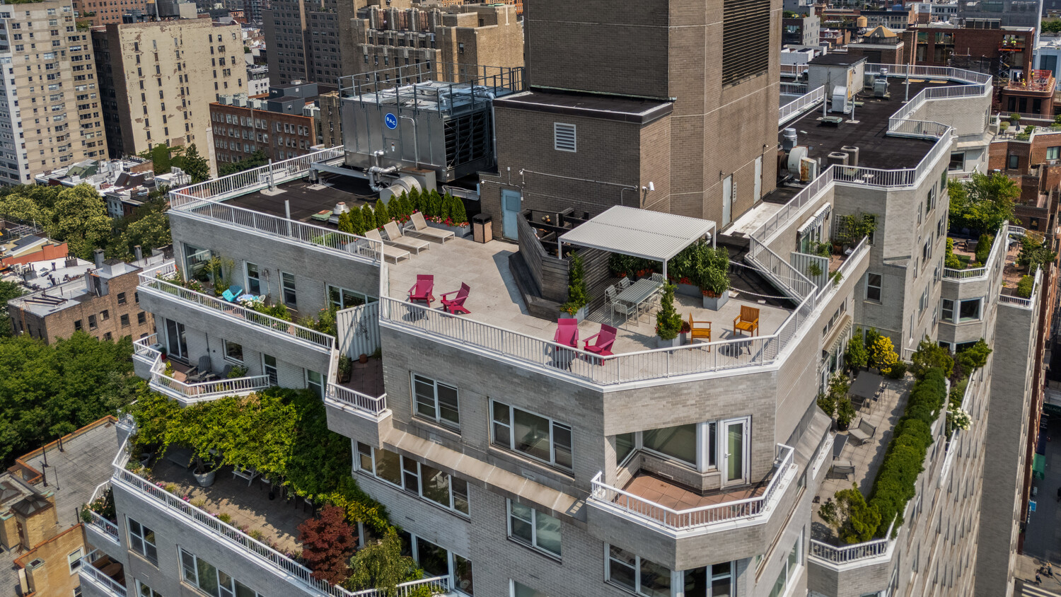 #15 photo, 101 W 12TH Street, Greenwich Village , NY 10011