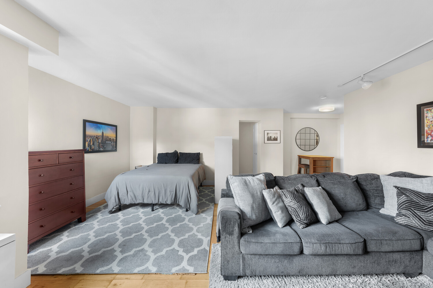 #5 photo, 101 W 12TH Street, Greenwich Village , NY 10011