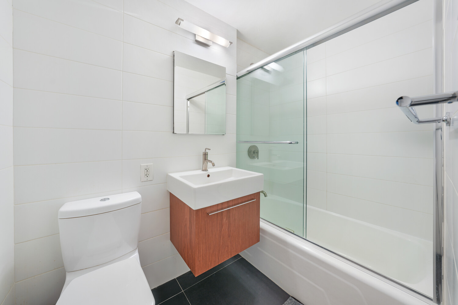 #9 photo, 101 W 12TH Street, Greenwich Village , NY 10011