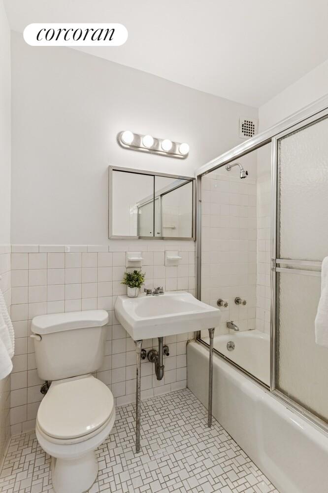 #10 photo, 300 E 74TH Street, マンハッタン Lenox Hill , NY 10021