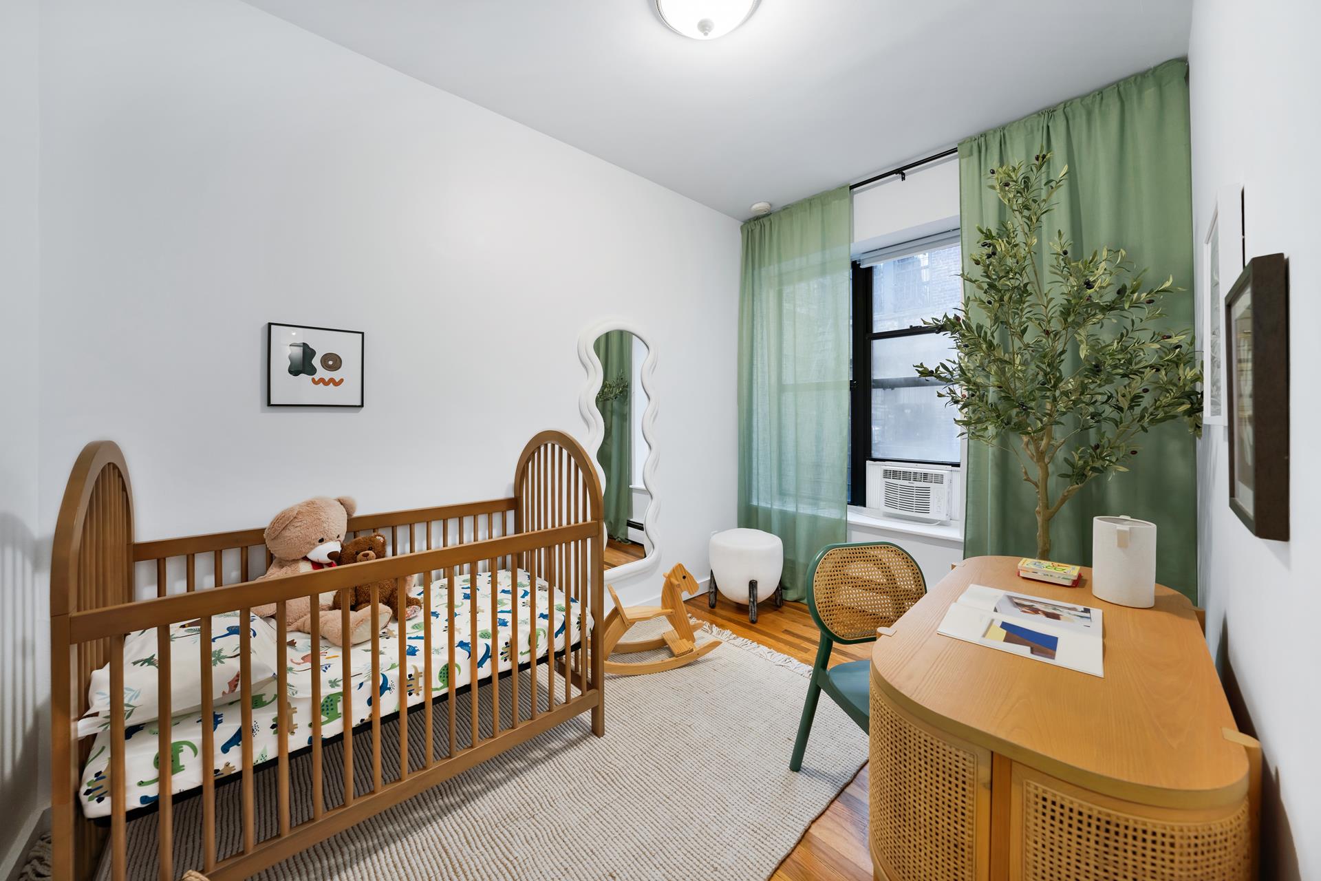 #8 photo, 314 W 94TH Street, マンハッタン Upper West Side , NY 10025