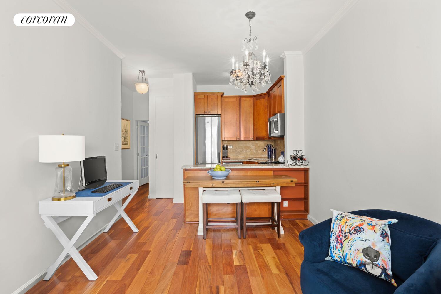 #3 photo, 326 W 83RD Street, マンハッタン Upper West Side , NY 10024