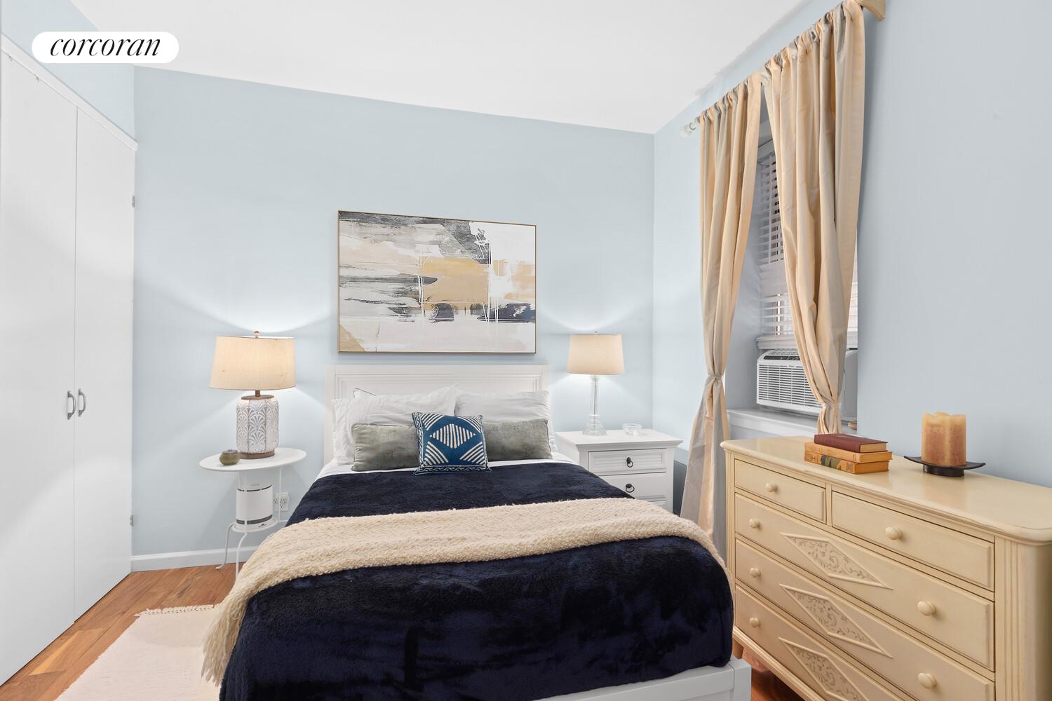 #4 photo, 326 W 83RD Street, マンハッタン Upper West Side , NY 10024