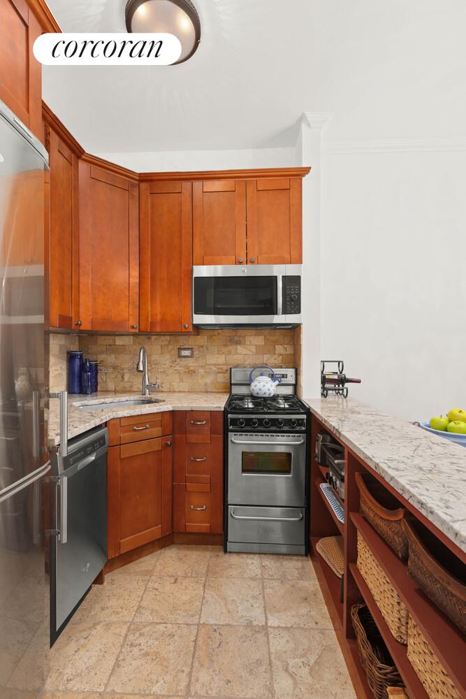#5 photo, 326 W 83RD Street, マンハッタン Upper West Side , NY 10024