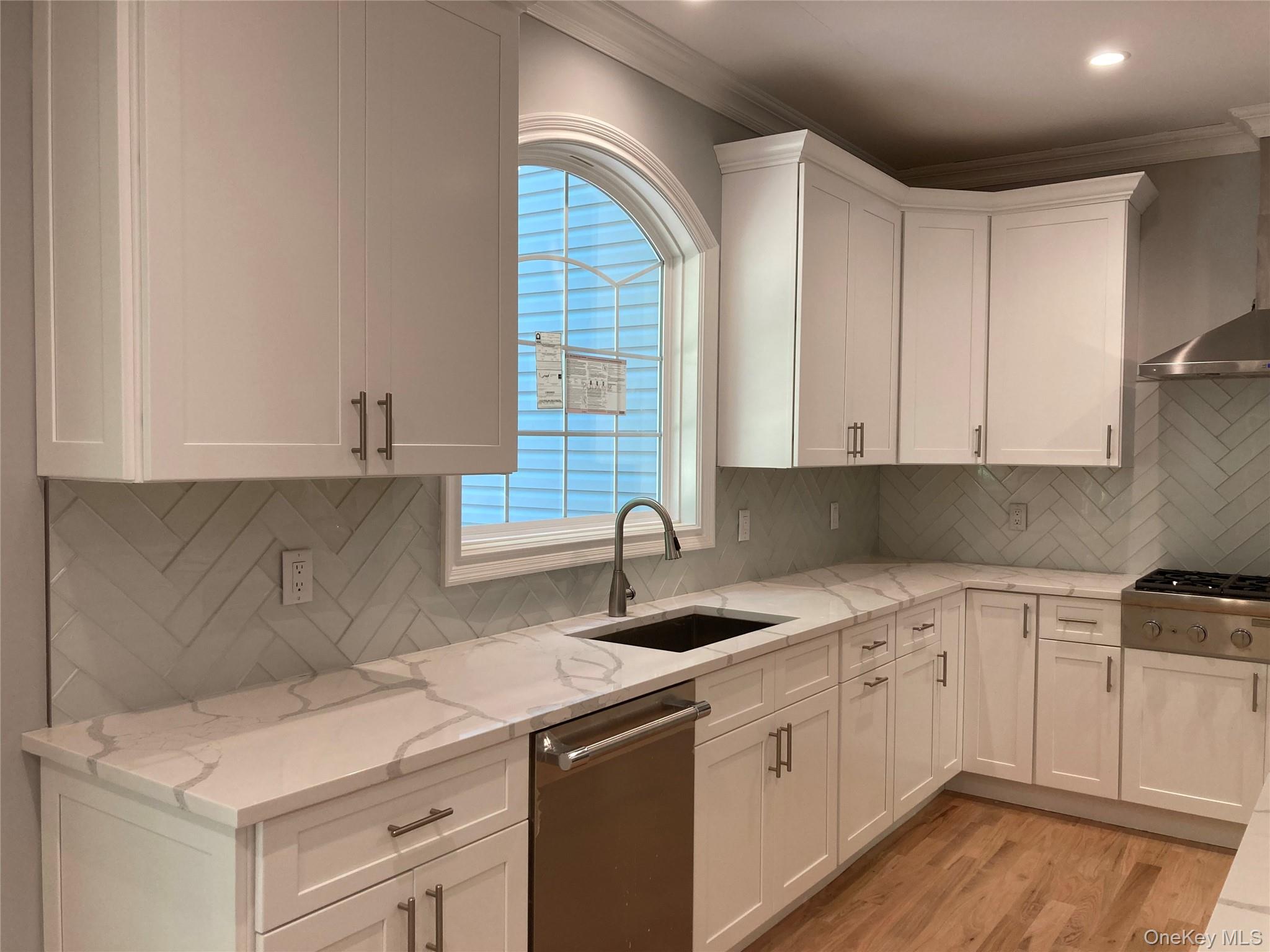 #9 photo, 130 Syosset Woodbury Road, Syosset , NY 11791