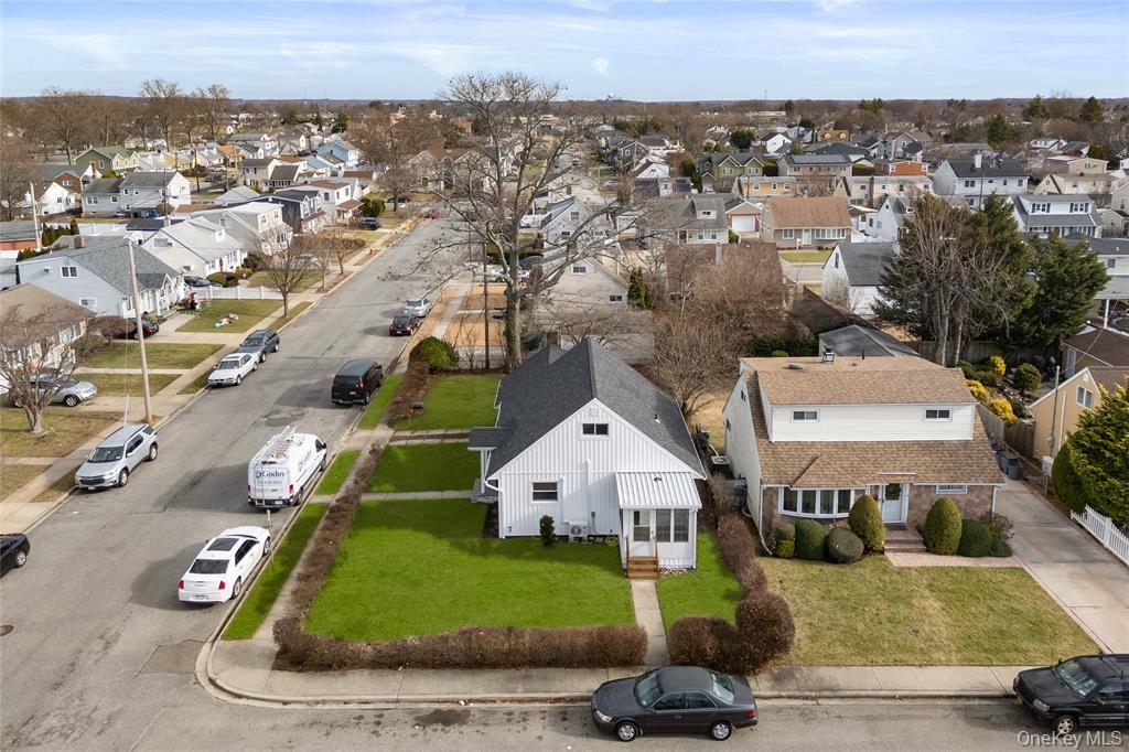 #2 photo, 53 Ketcham Avenue, ナッソー郡 Hicksville , NY 11801