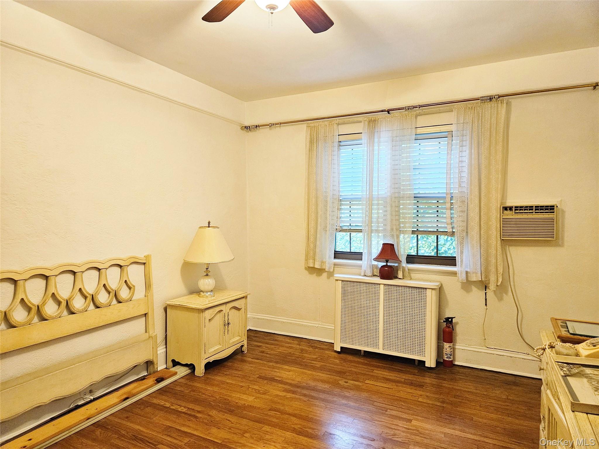 #10 photo, 81-28 77 Avenue, クイーンズ区 Glendale , NY 11385