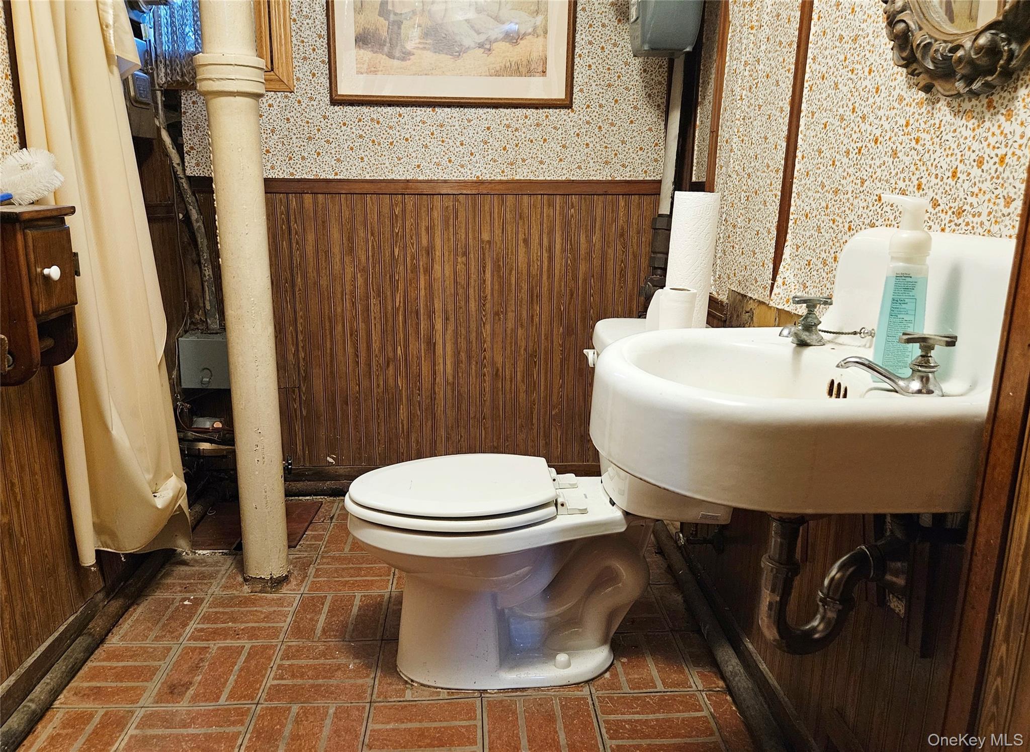 #16 photo, 81-28 77 Avenue, クイーンズ区 Glendale , NY 11385