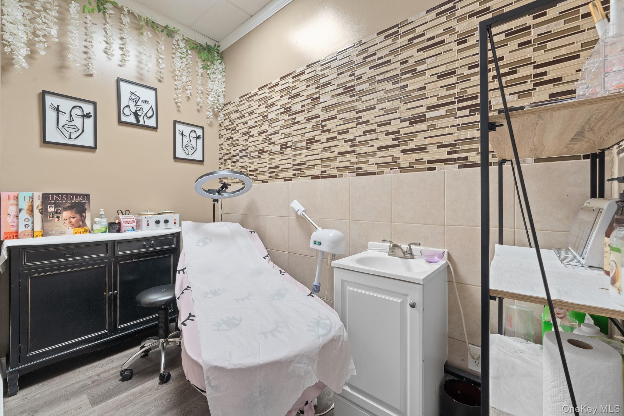 #4 photo, 380 Franklin Avenue, ナッソー郡 Franklin Square , NY 11010