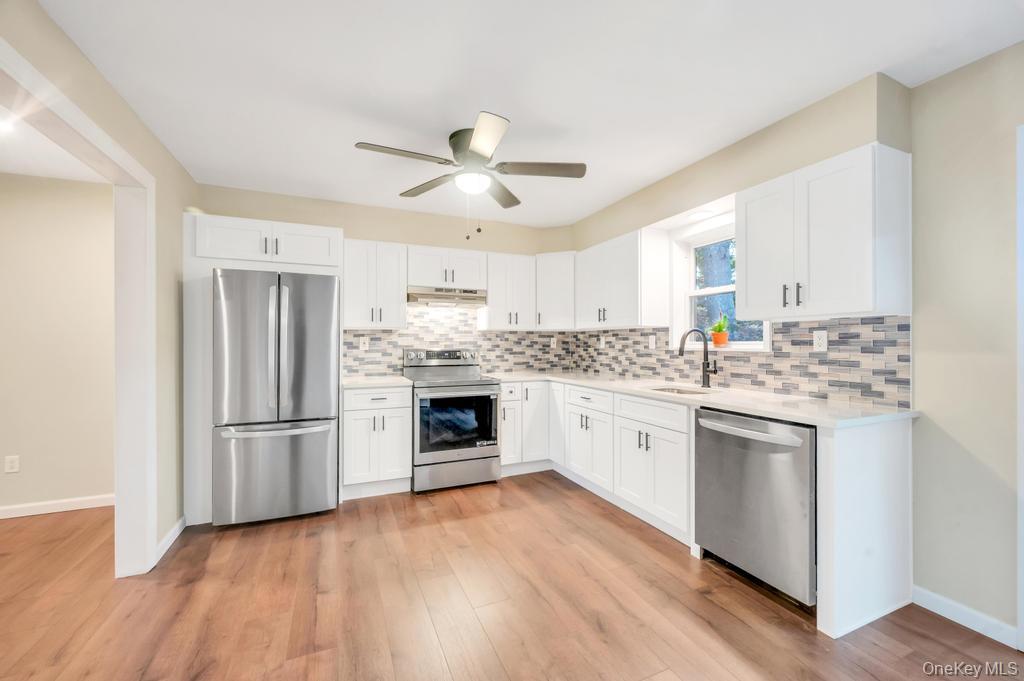 #1 photo, 28 Beacon Street, 东长岛 Shirley , NY 11967