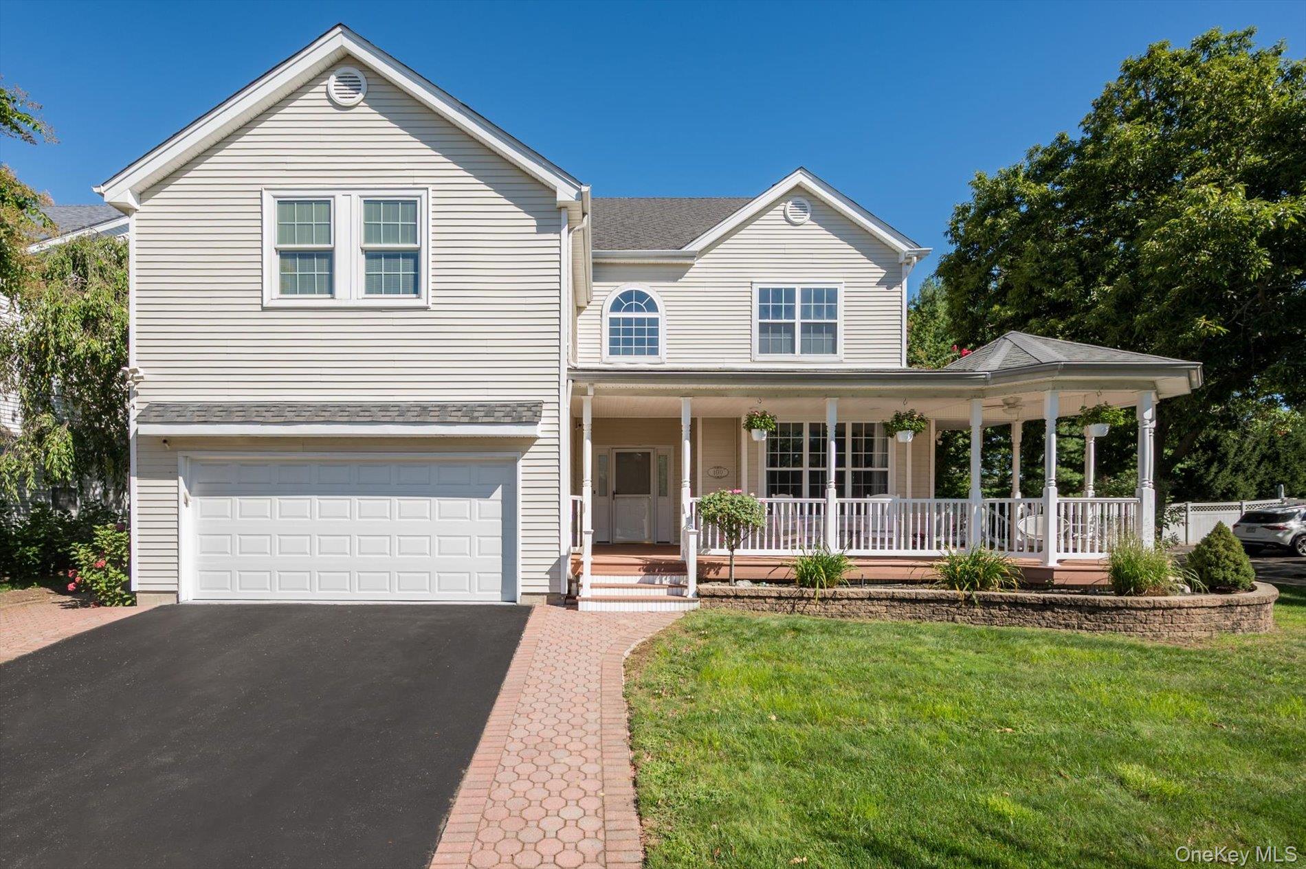 #1 photo, 100 Coverly Place, सफ़ोक काउंटी Melville , NY 11747