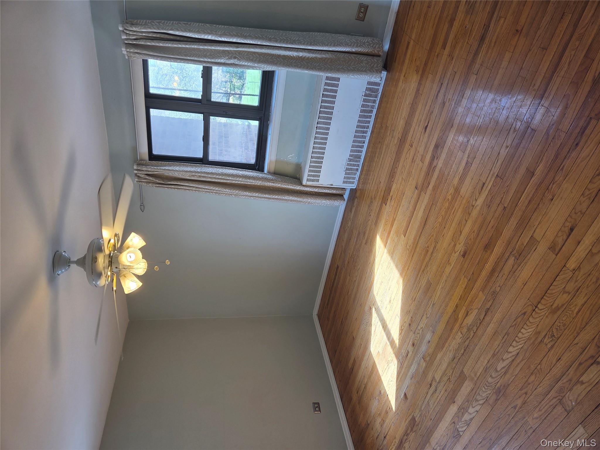 #11 photo, 204-15 Foothill Avenue, クイーンズ区 Hollis , NY 11423