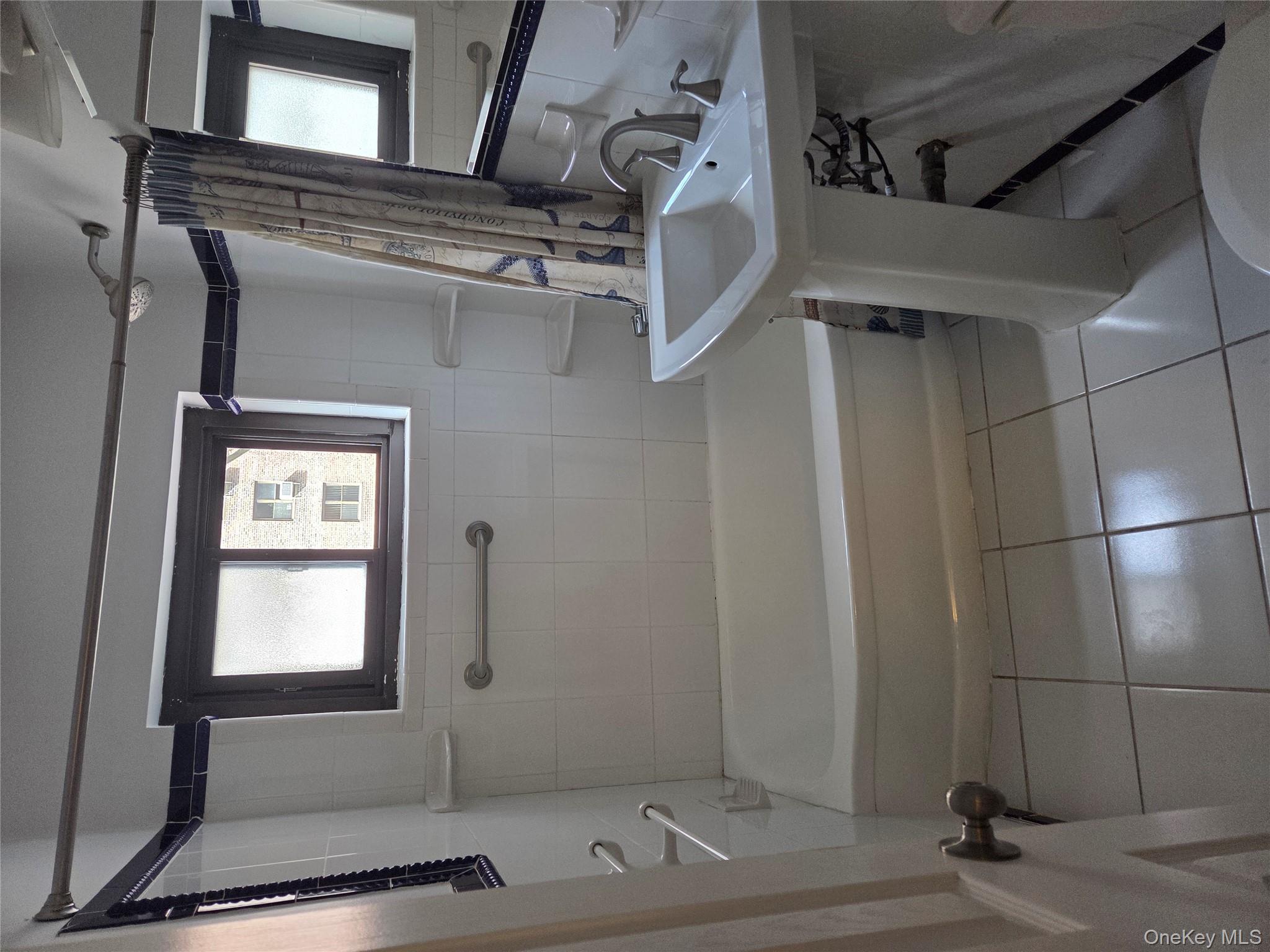 #9 photo, 204-15 Foothill Avenue, クイーンズ区 Hollis , NY 11423