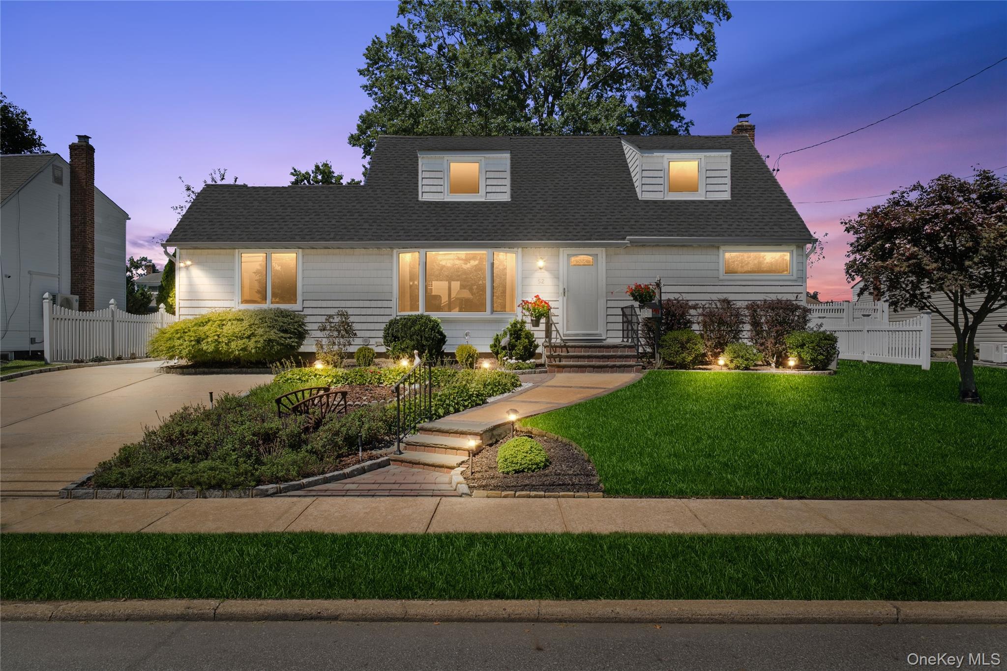 #1 photo, 52 Westwood Road, ナッソー郡 Massapequa Park , NY 11762