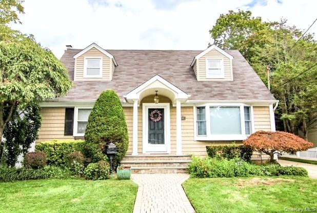 #1 photo, 311 Maple Avenue, 长岛 East Meadow , NY 11554