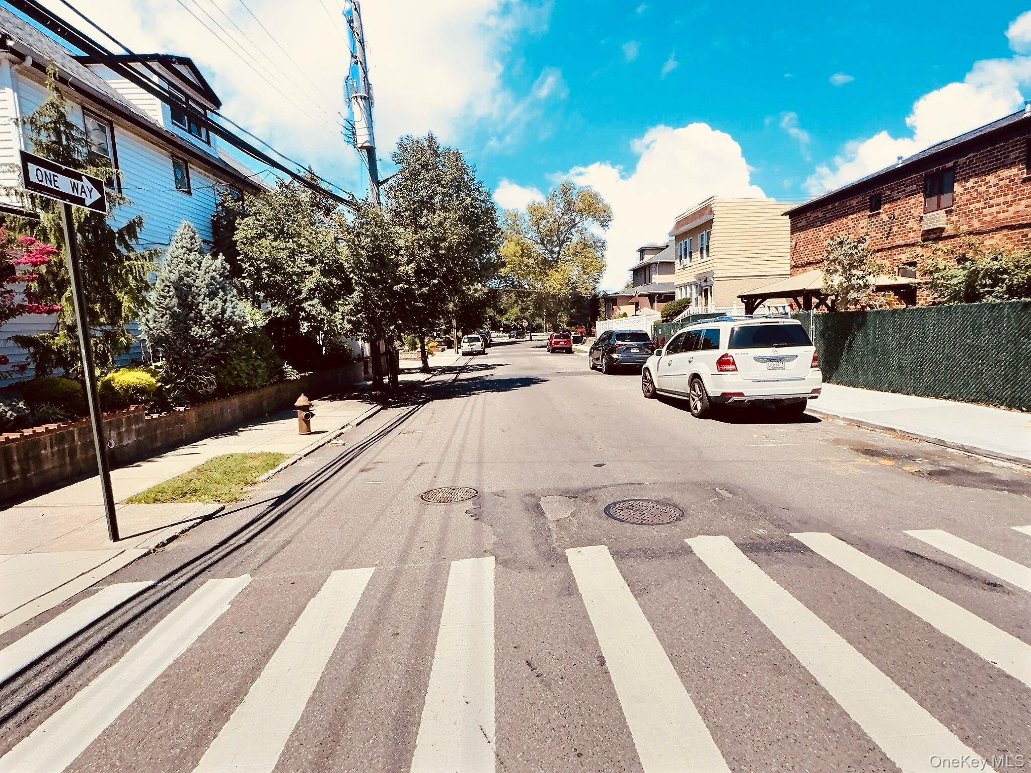 #1 photo, 6965 Caldwell Avenue, कुईंस Maspeth , NY 11378