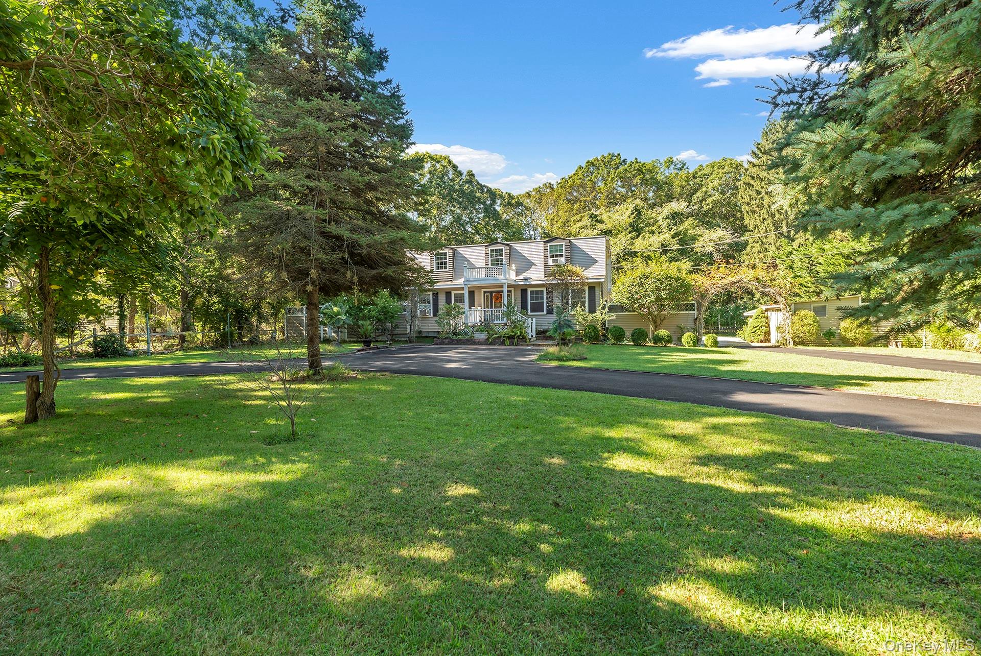 #12 photo, 18 Glade Road, サフォーク郡 Springs , NY 11937