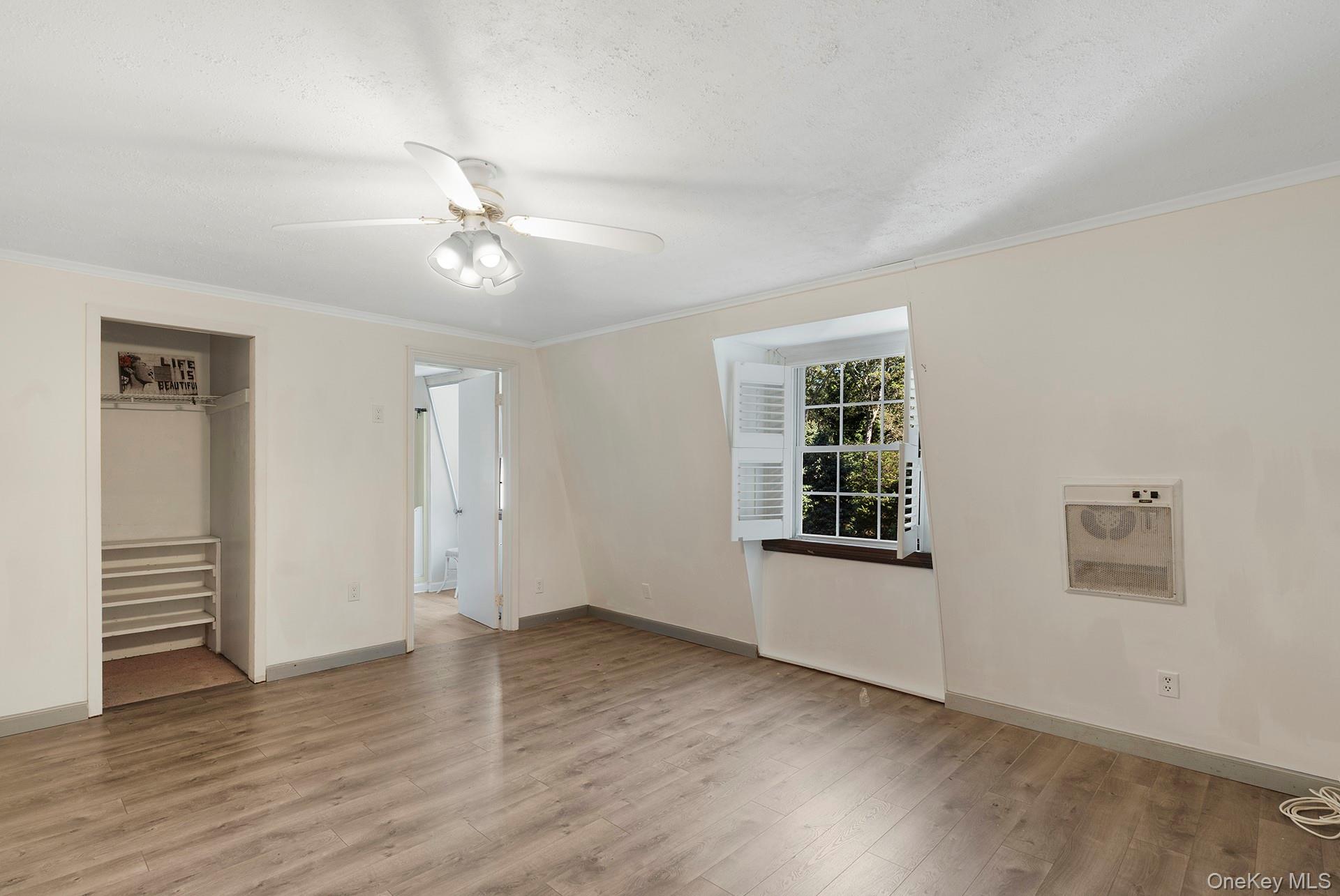 #9 photo, 18 Glade Road, サフォーク郡 Springs , NY 11937