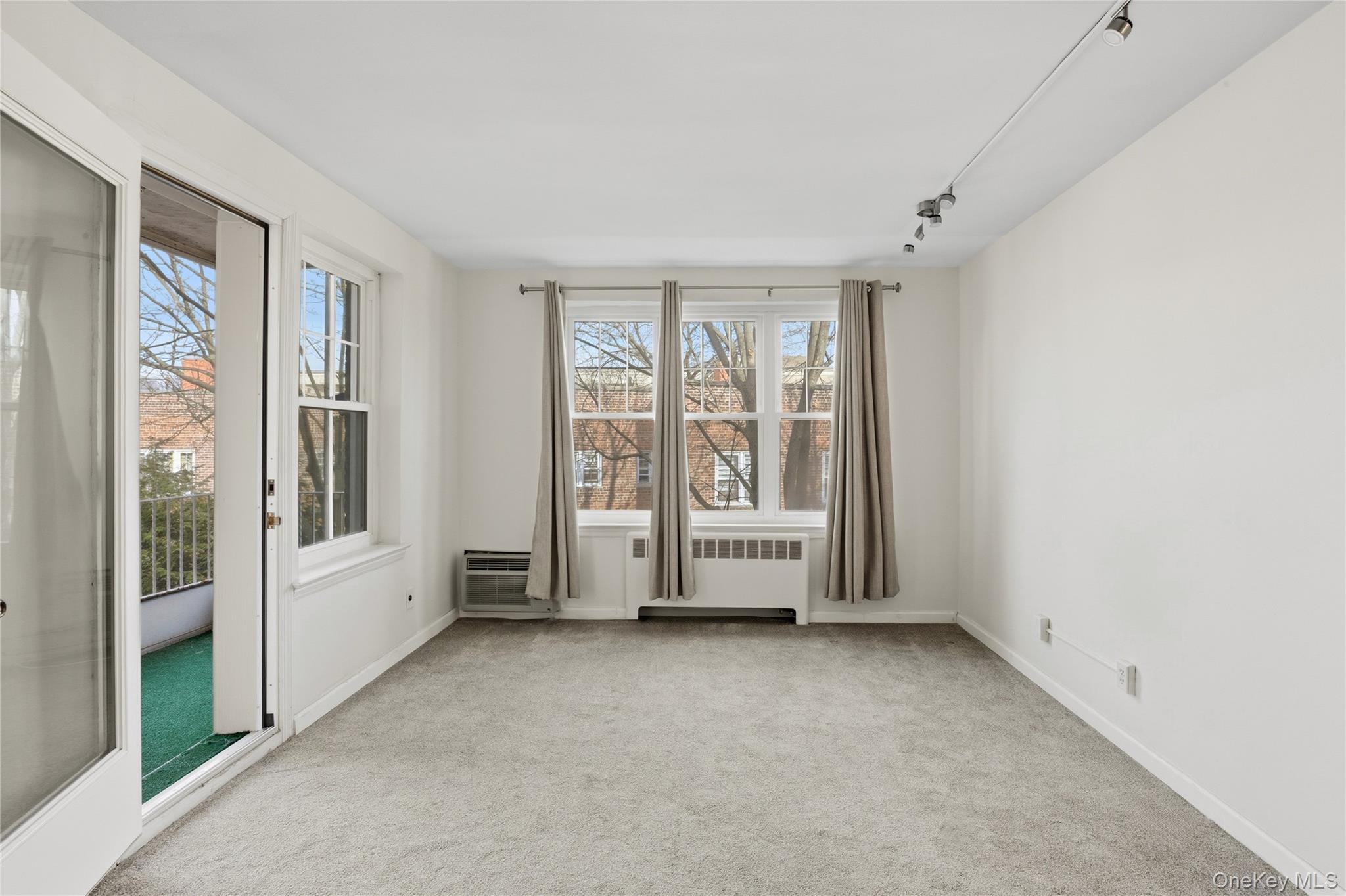 #11 photo, 240 Central Avenue, Lawrence , NY 11559