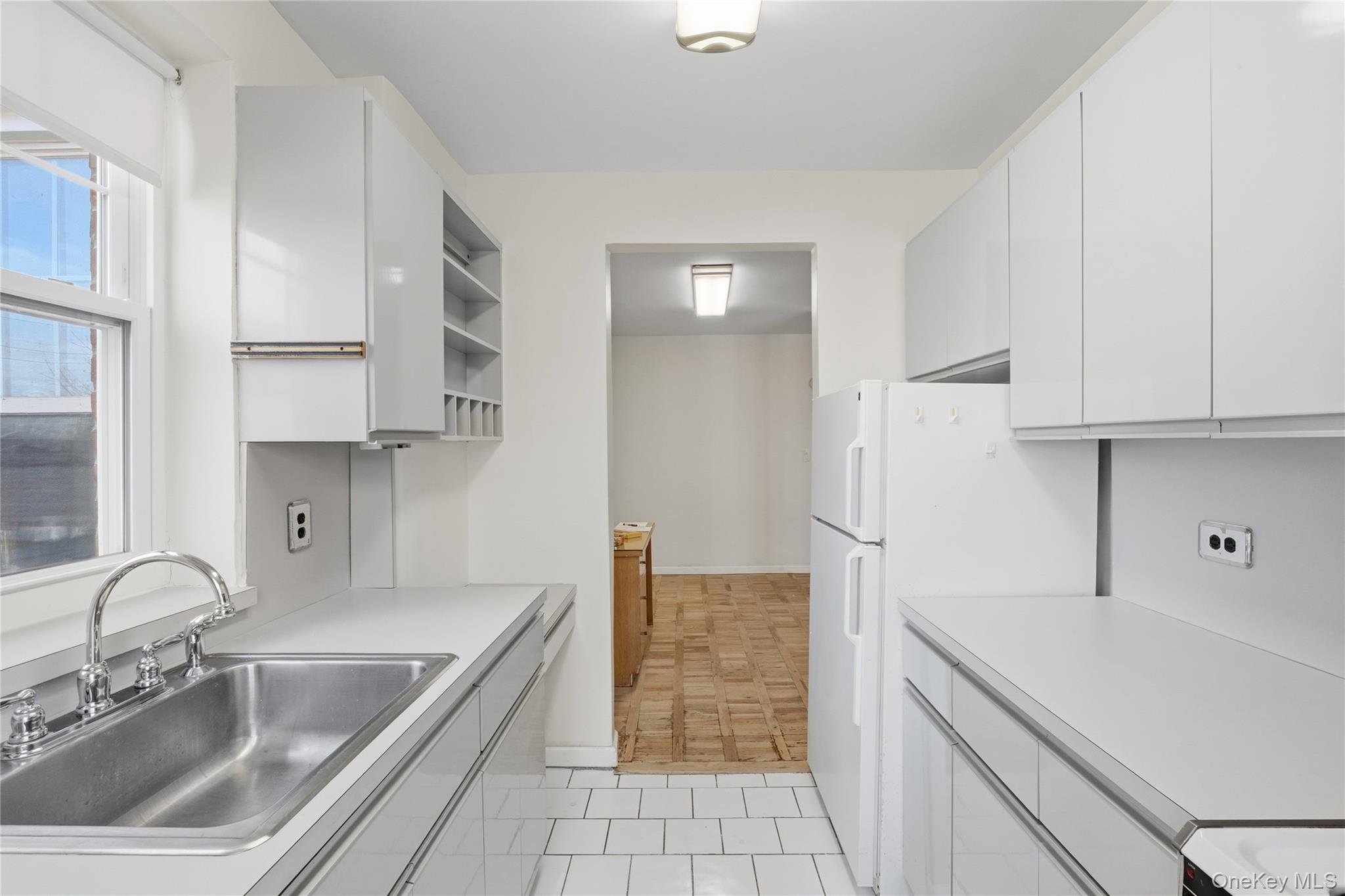 #16 photo, 240 Central Avenue, Lawrence , NY 11559