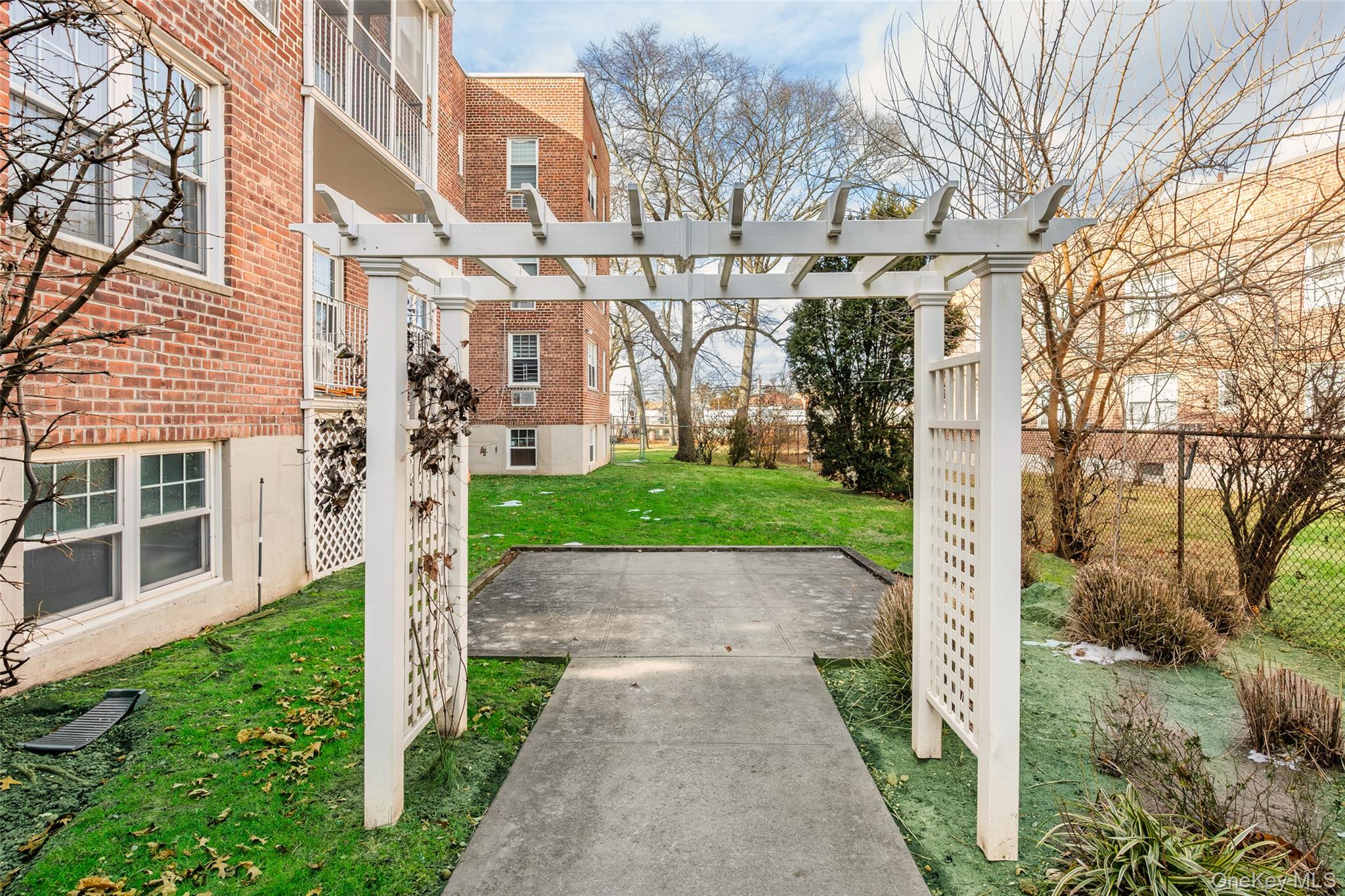 #4 photo, 240 Central Avenue, Lawrence , NY 11559