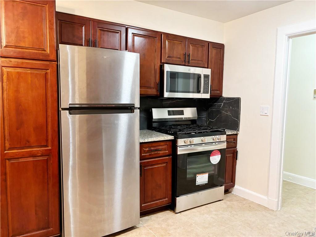 #8 photo, 153 Fifth Avenue, Pelham , NY 10803