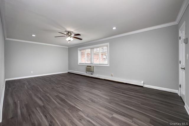 #4 photo, 60 Horseblock Road, サフォーク郡 Centereach , NY 11720