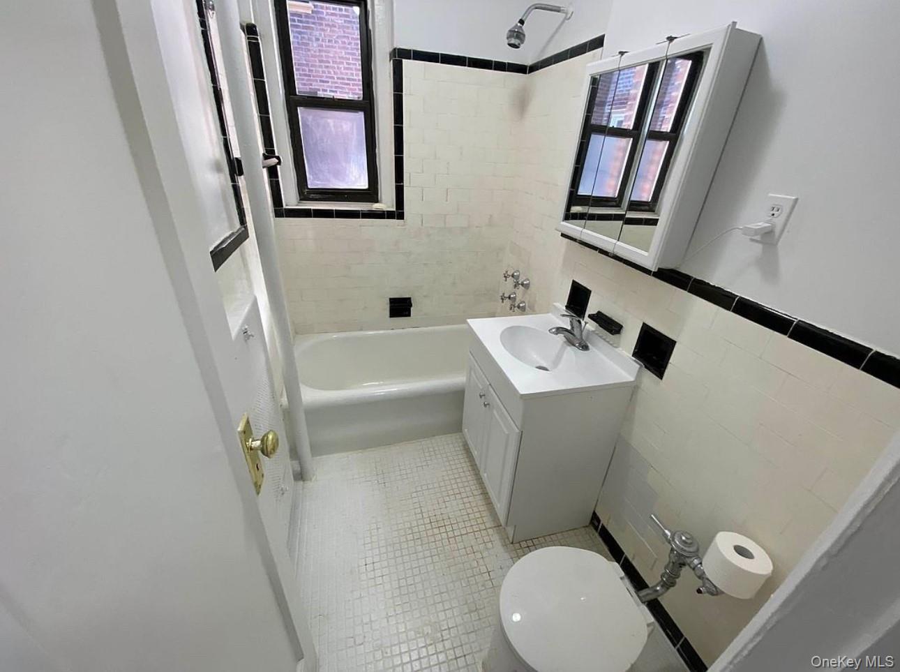 #7 photo, 62-98 Saunders Street, クイーンズ区 Rego Park , NY 11374