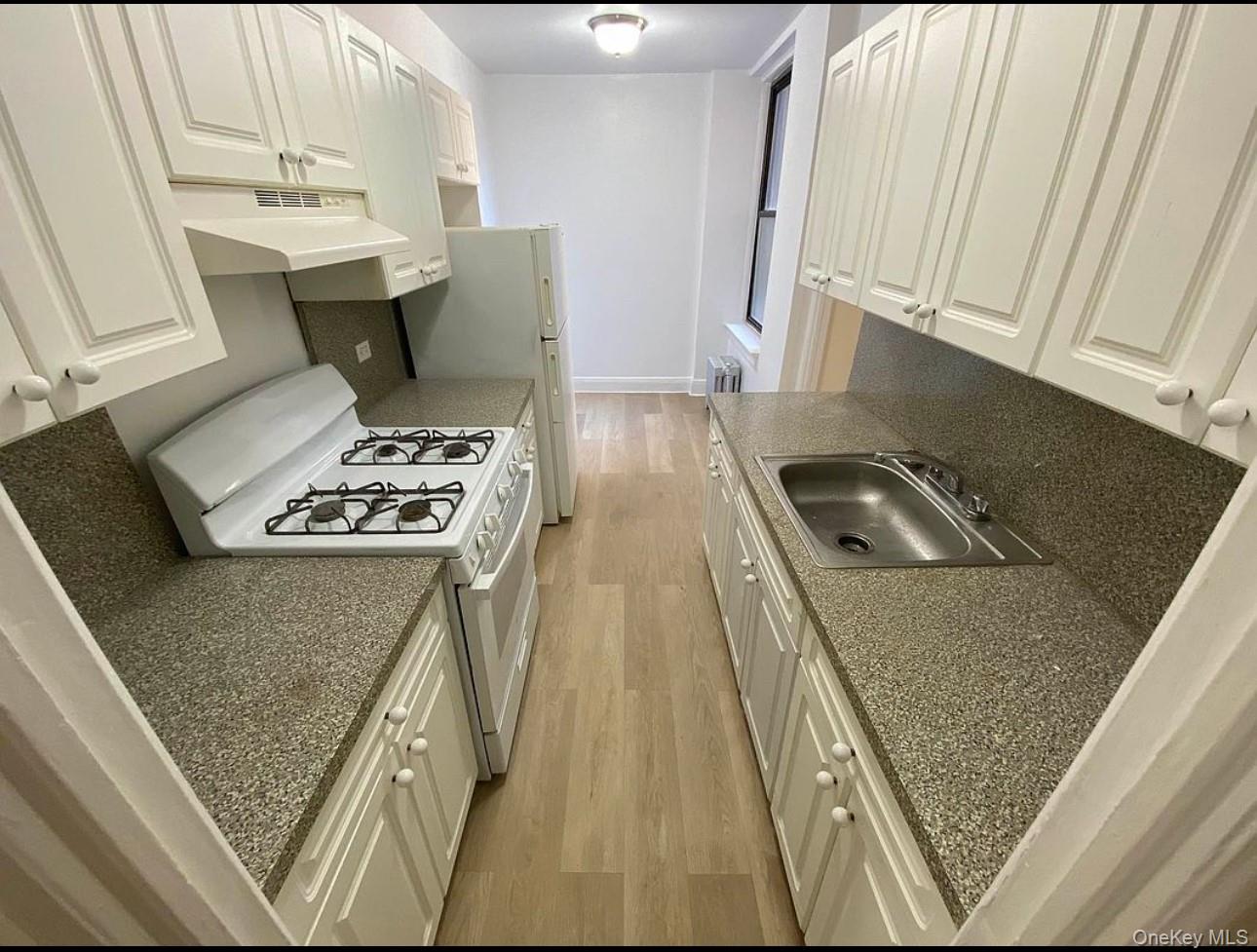 #9 photo, 62-98 Saunders Street, クイーンズ区 Rego Park , NY 11374