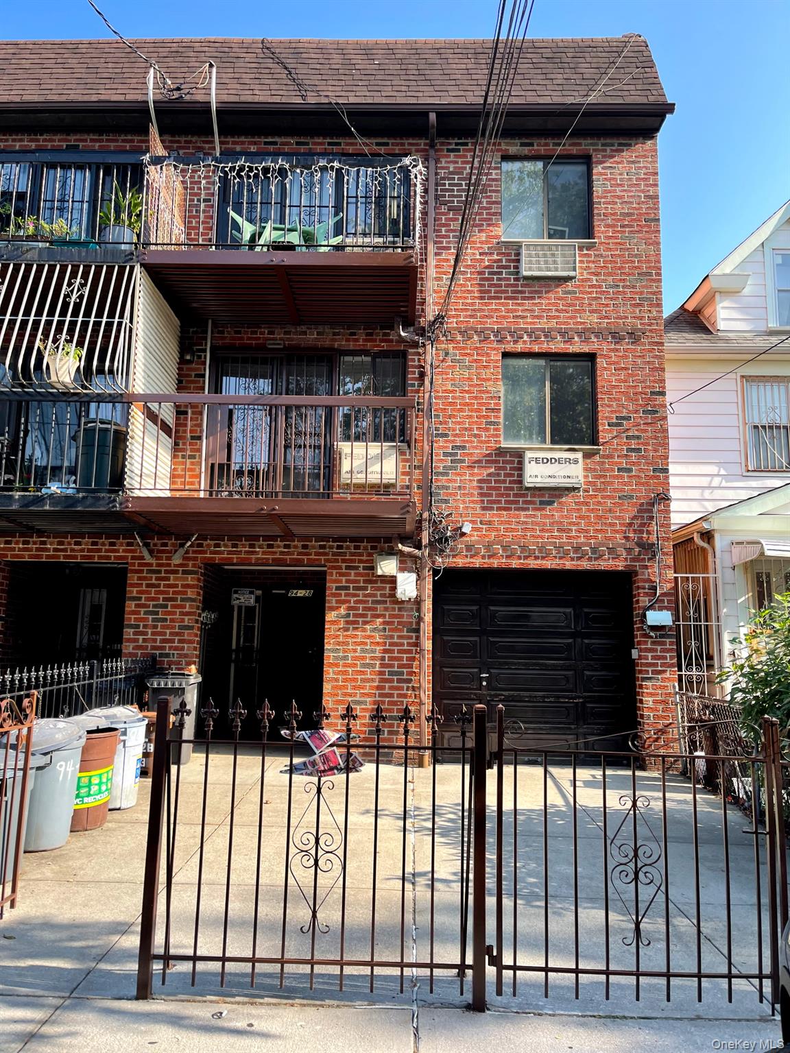 #1 photo, 94-28 53 Avenue, クイーンズ区 Elmhurst , NY 11373