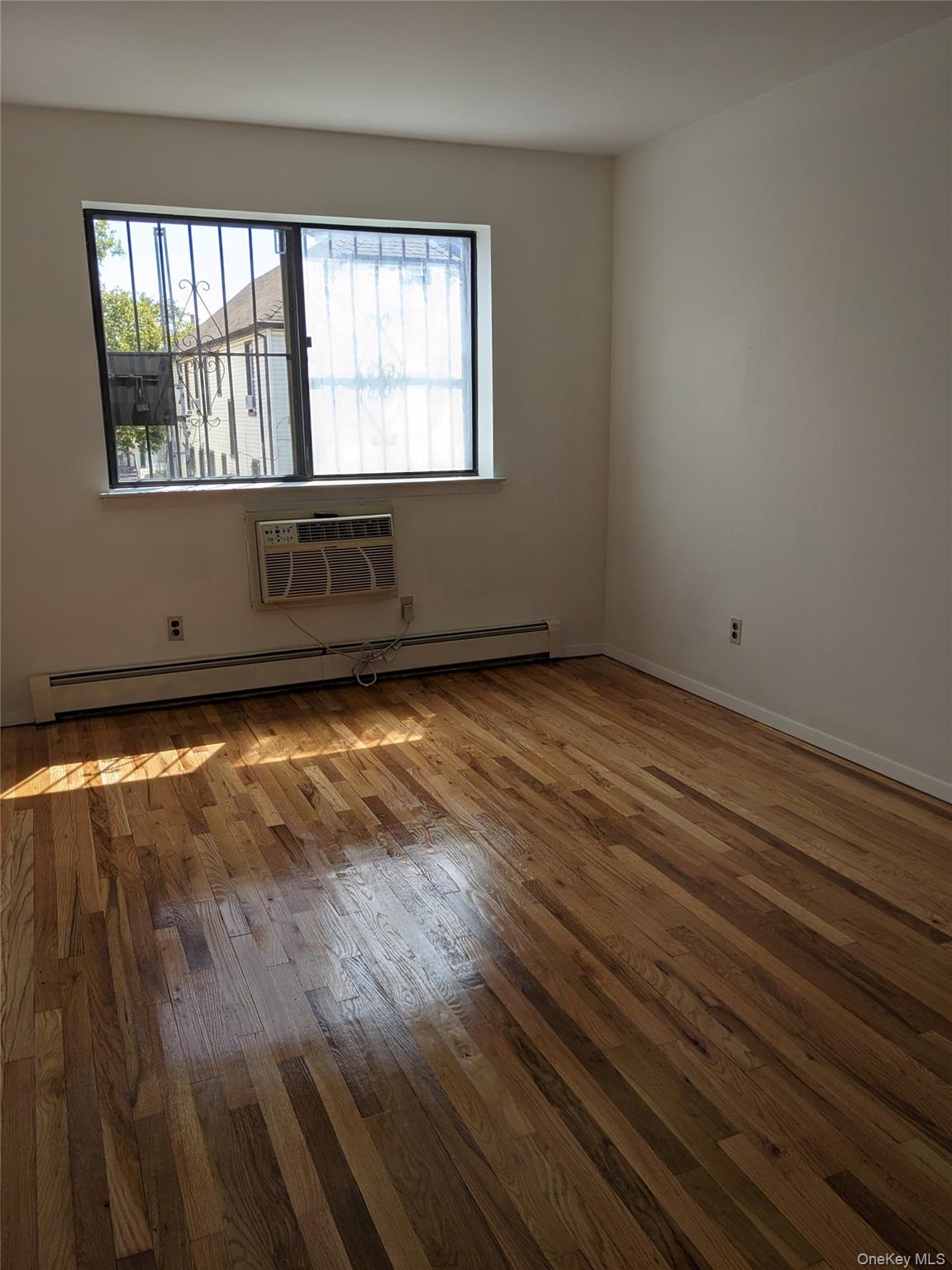 #6 photo, 94-28 53 Avenue, クイーンズ区 Elmhurst , NY 11373