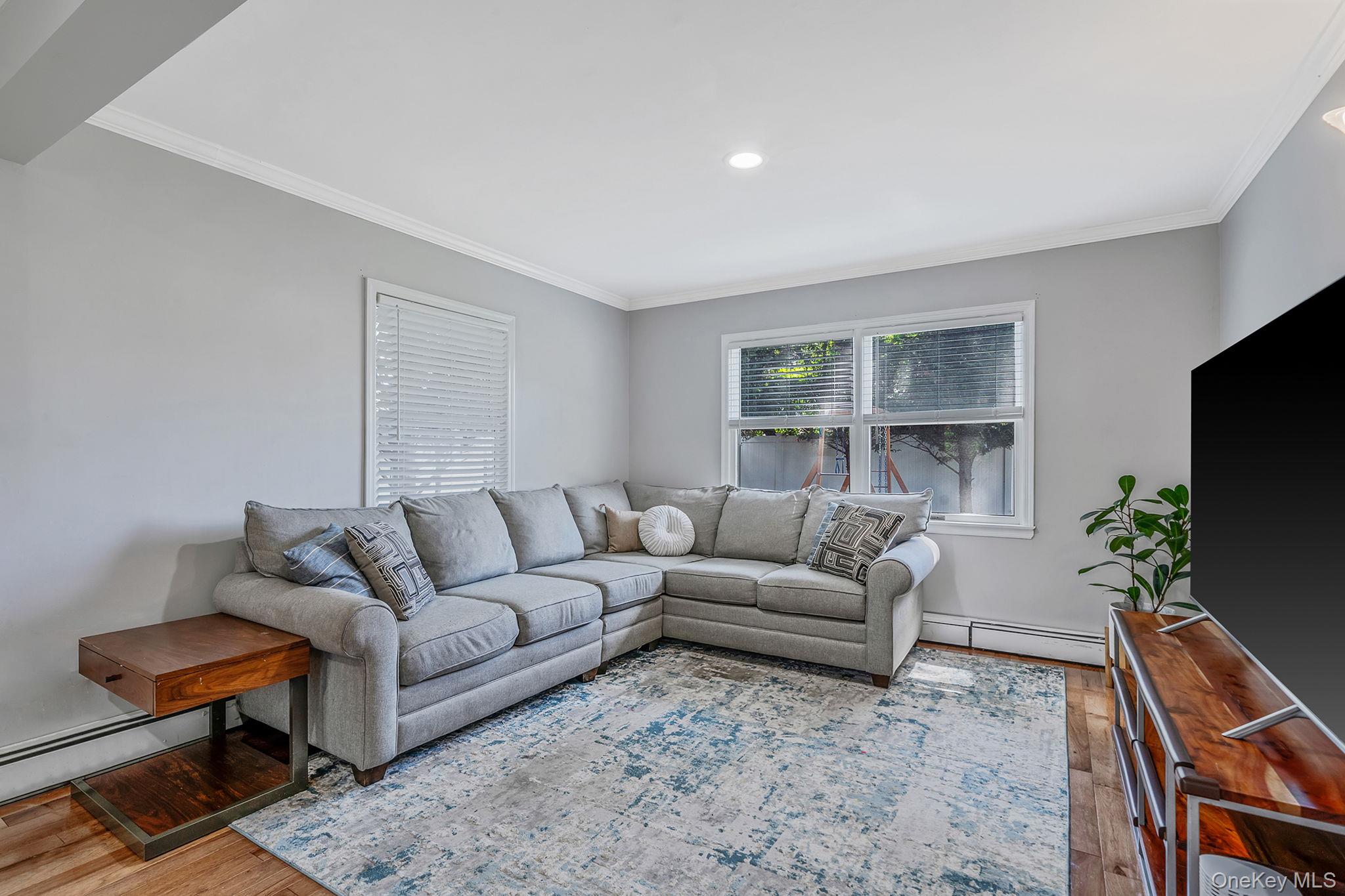 #12 photo, 56 Cliff Lane, ナッソー郡 Levittown , NY 11756