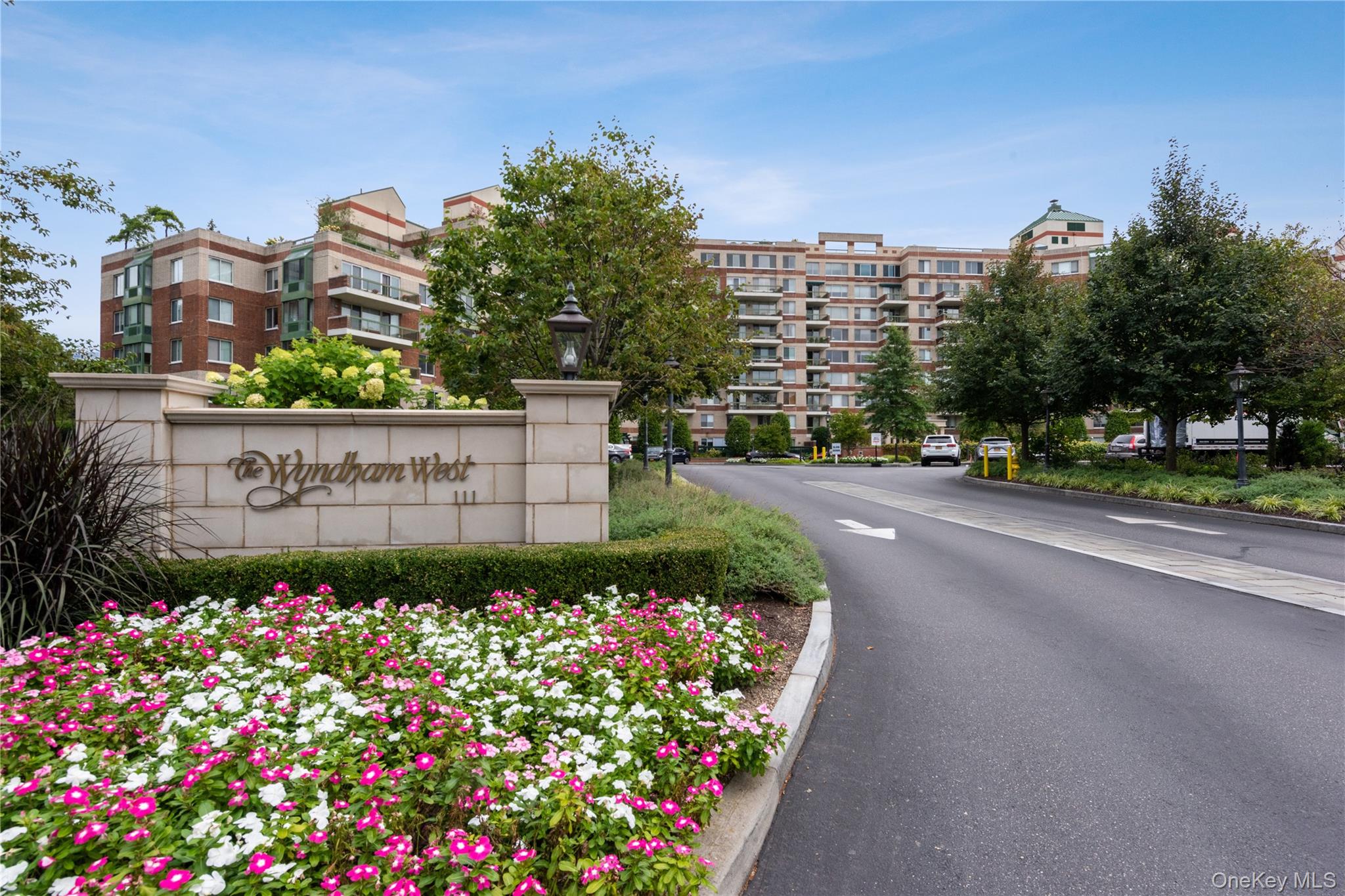 #1 photo, 111 Cherry Valley Avenue, 長島 花園城 Garden City , NY 11530