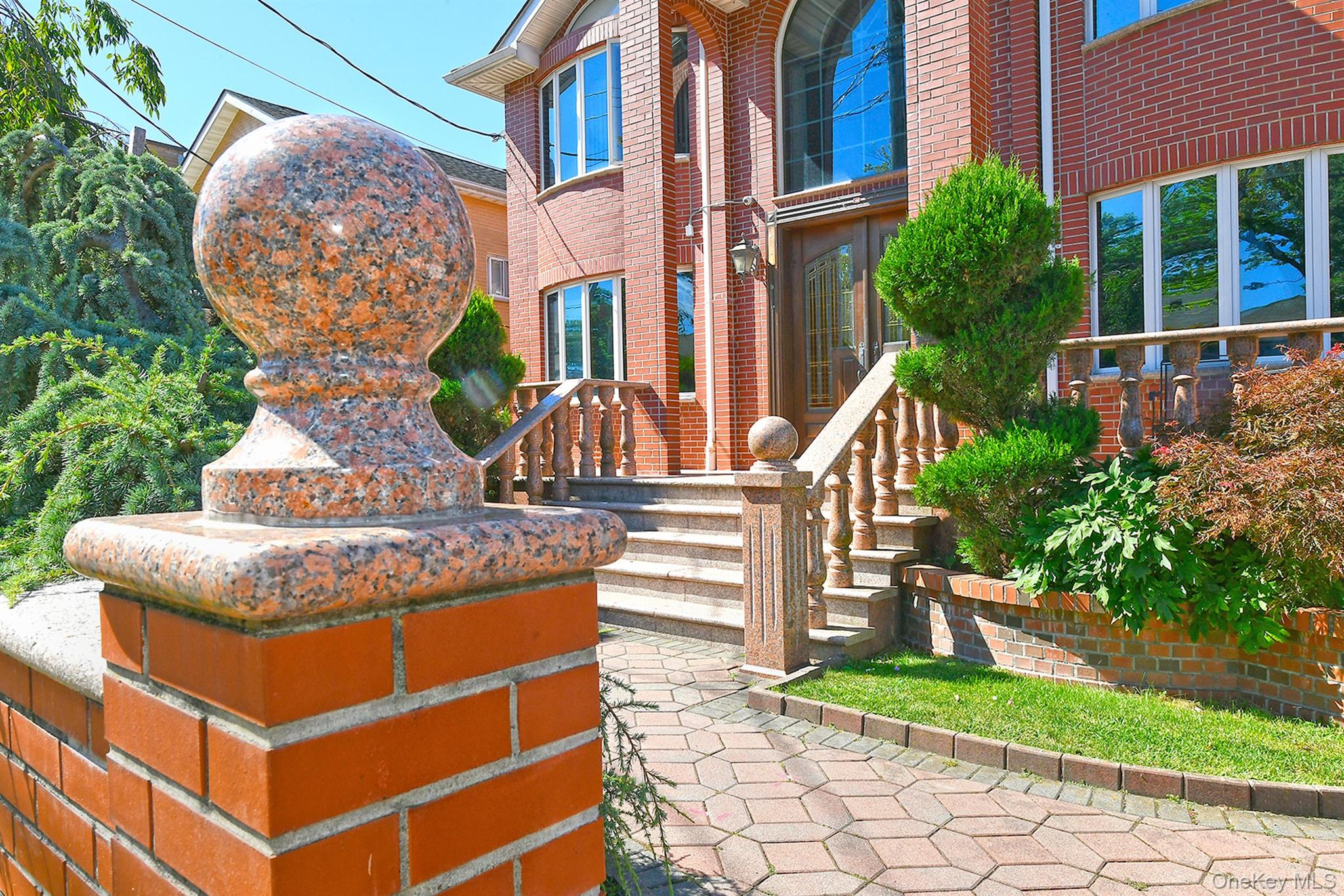 #1 photo, 60-30 Marathon Parkway, लिटिल नेक Little Neck , NY 11362