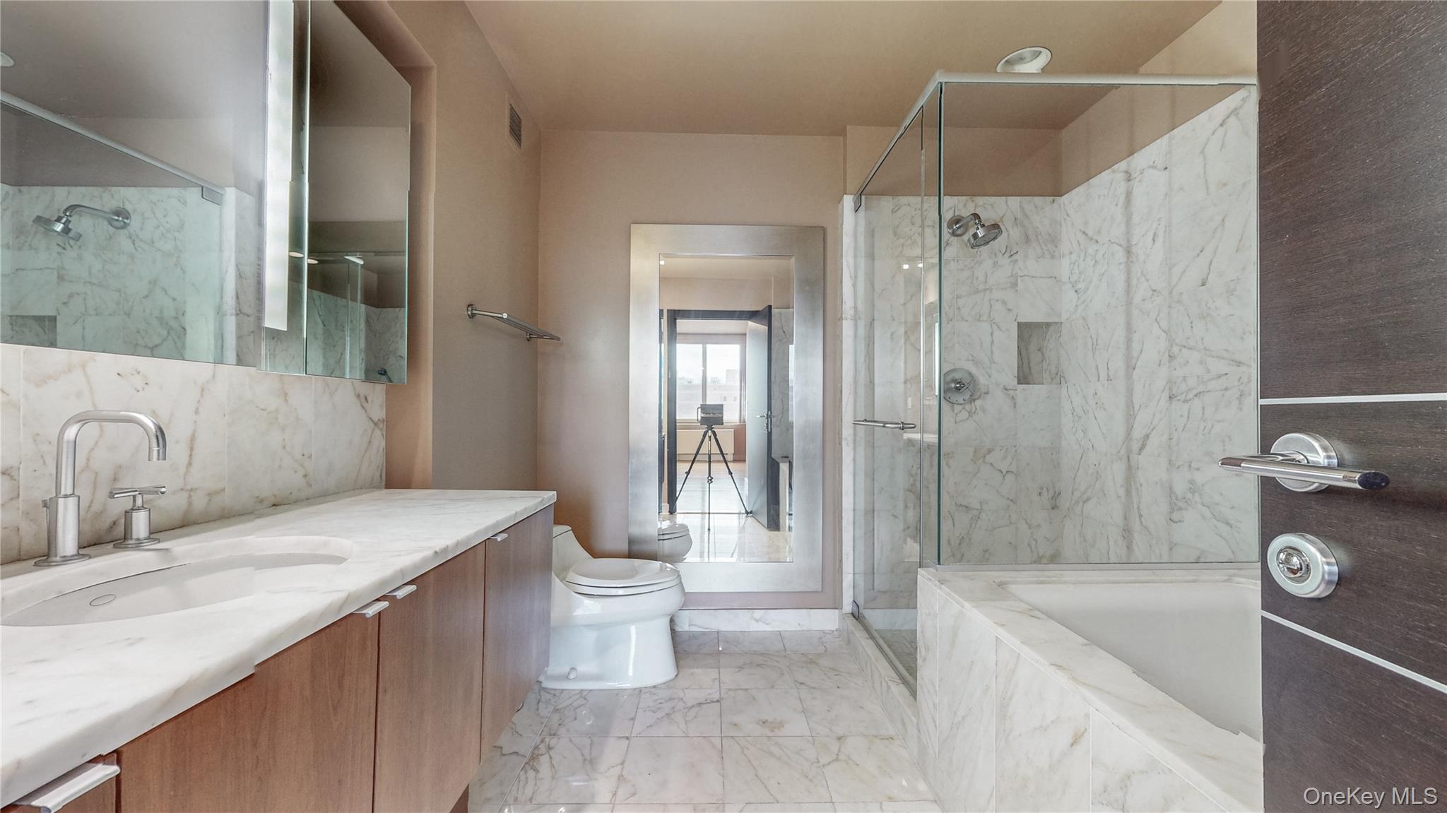 #19 photo, 10724 71st Road, クイーンズ区 Forest Hills , NY 11375