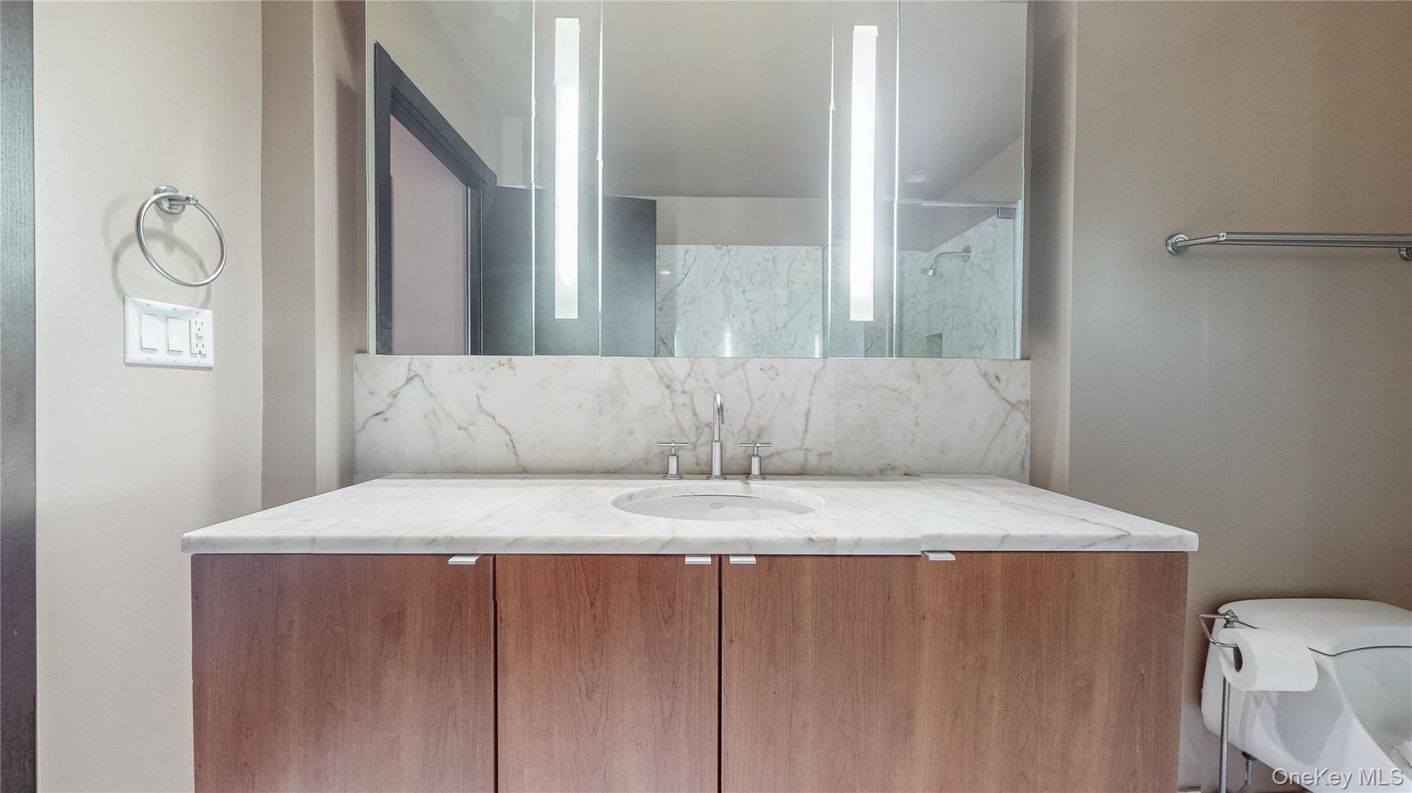 #20 photo, 10724 71st Road, クイーンズ区 Forest Hills , NY 11375