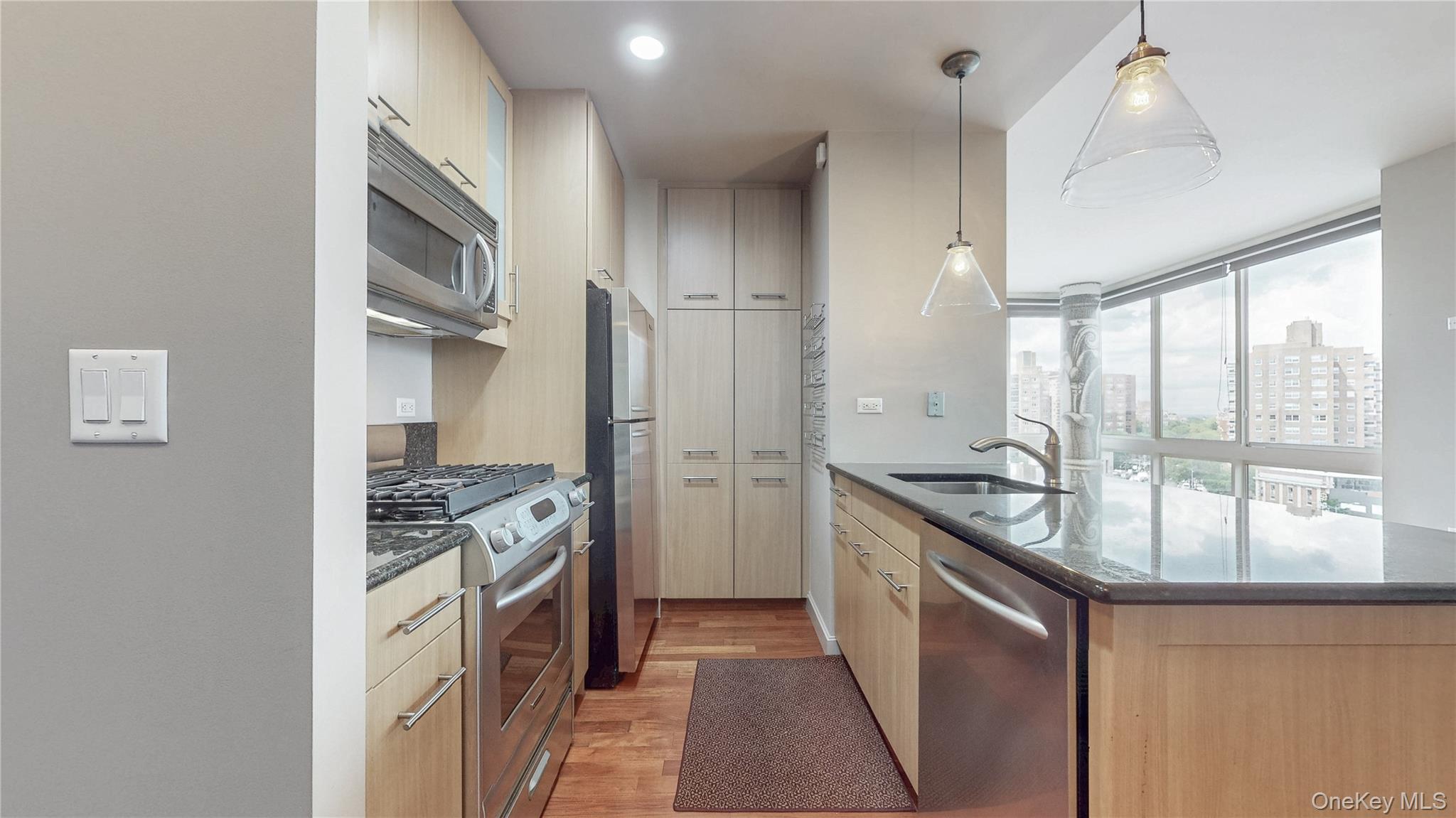 #4 photo, 10724 71st Road, クイーンズ区 Forest Hills , NY 11375