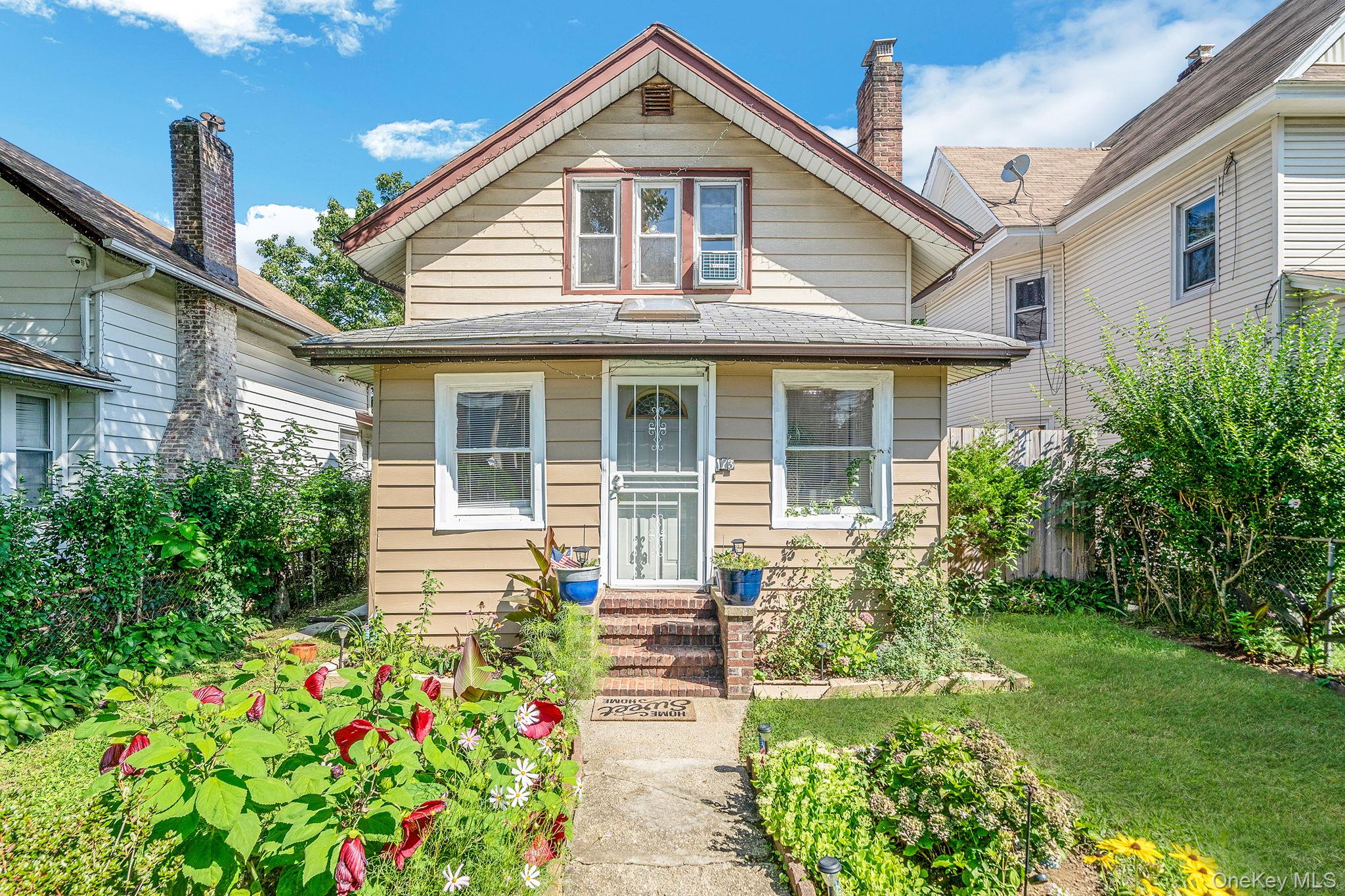 #1 photo, 173 E Seaman Avenue, नासाउ काउंटी Freeport , NY 11520