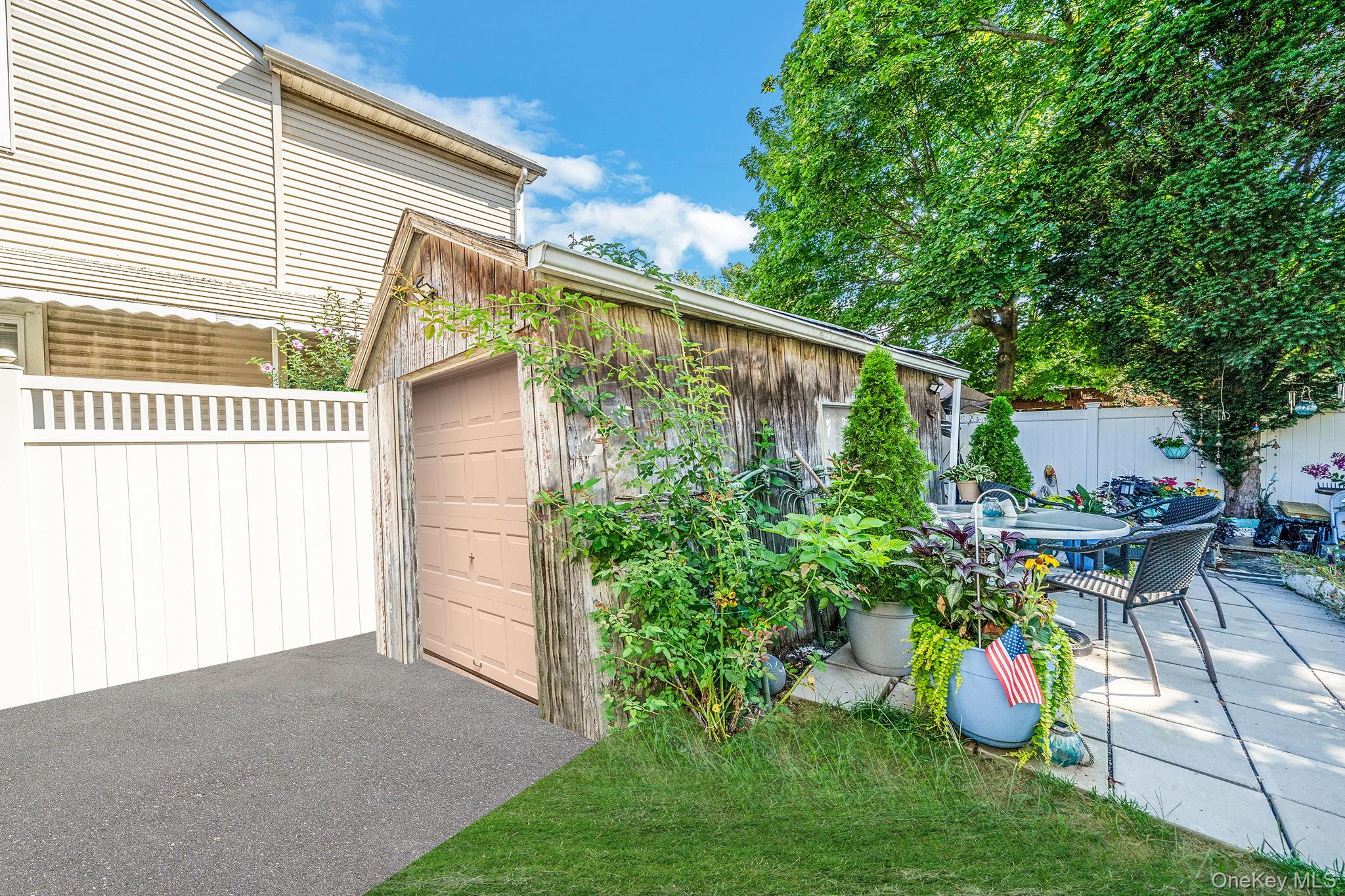 #5 photo, 173 E Seaman Avenue, नासाउ काउंटी Freeport , NY 11520