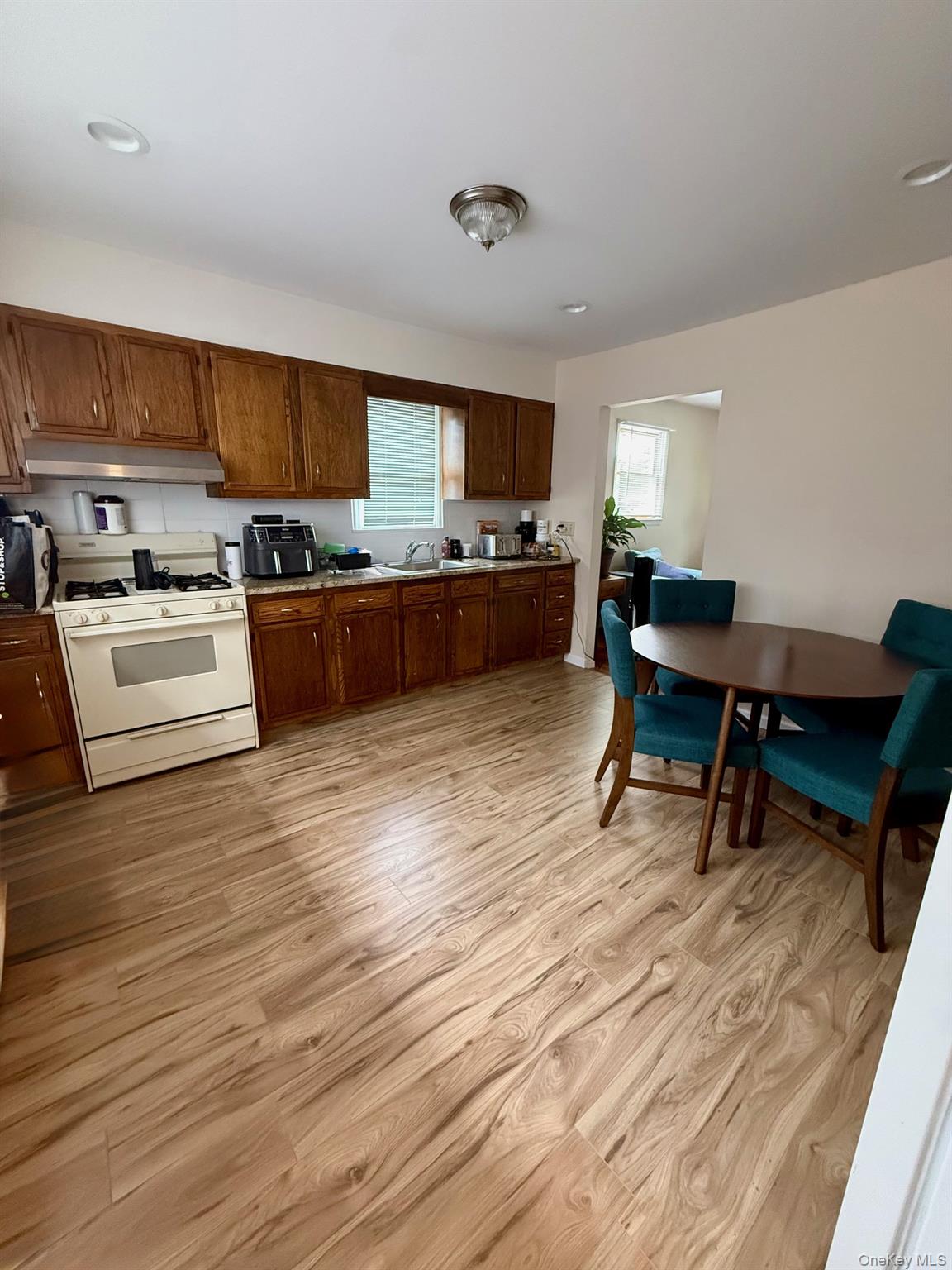 #1 photo, 11 3rd Street, नासाउ काउंटी Glen Cove , NY 11542