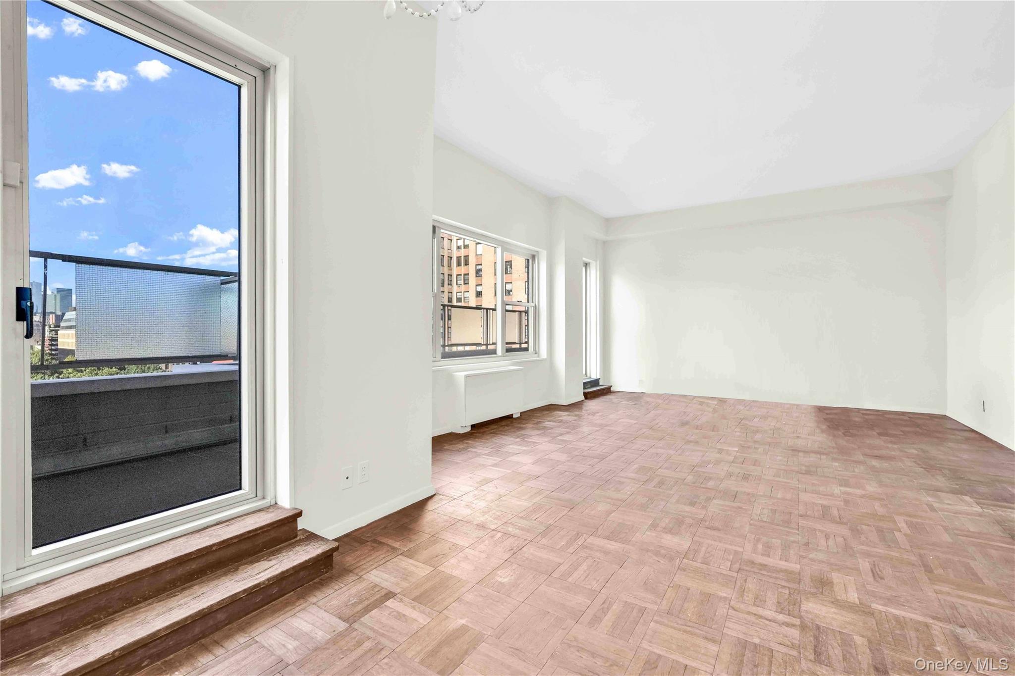 #18 photo, 20 E 9th Street, マンハッタン New York (Manhattan) , NY 10003