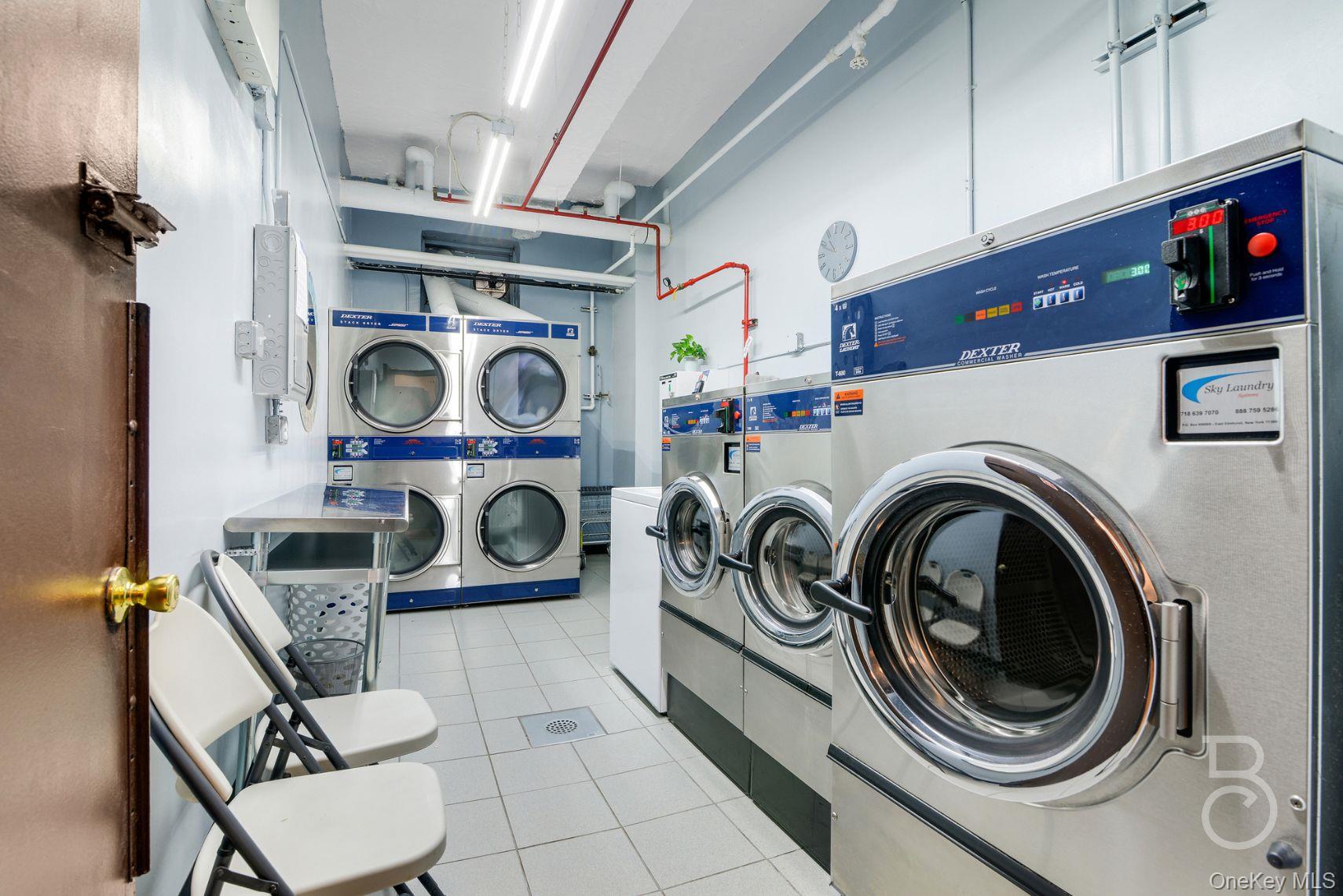 #8 photo, 39-76 57th Street, クイーンズ区 Woodside , NY 11377