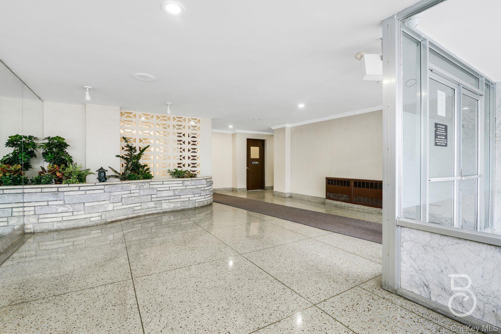 #9 photo, 39-76 57th Street, クイーンズ区 Woodside , NY 11377