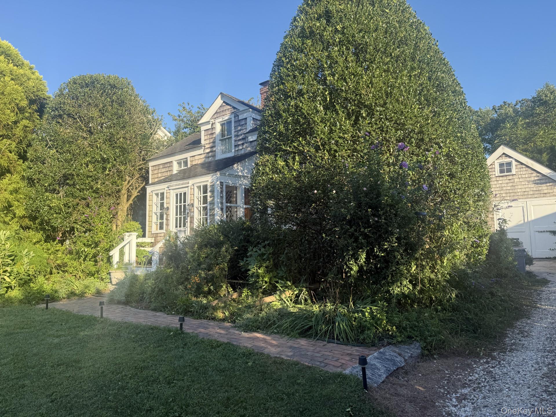 #2 photo, 28 Bowden Square, サフォーク郡 Southampton , NY 11968