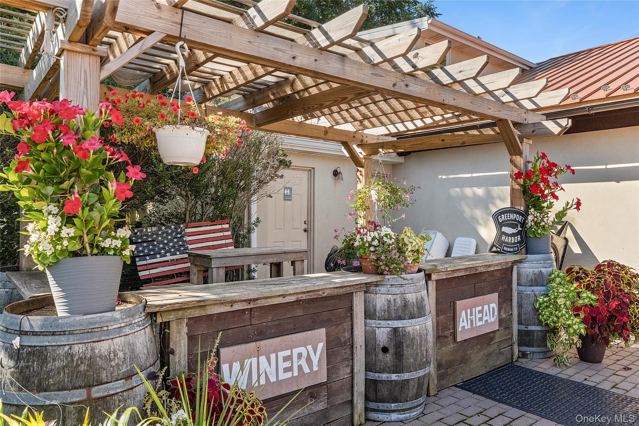 #13 photo, 44075 Route 25, サフォーク郡 Peconic , NY 11971